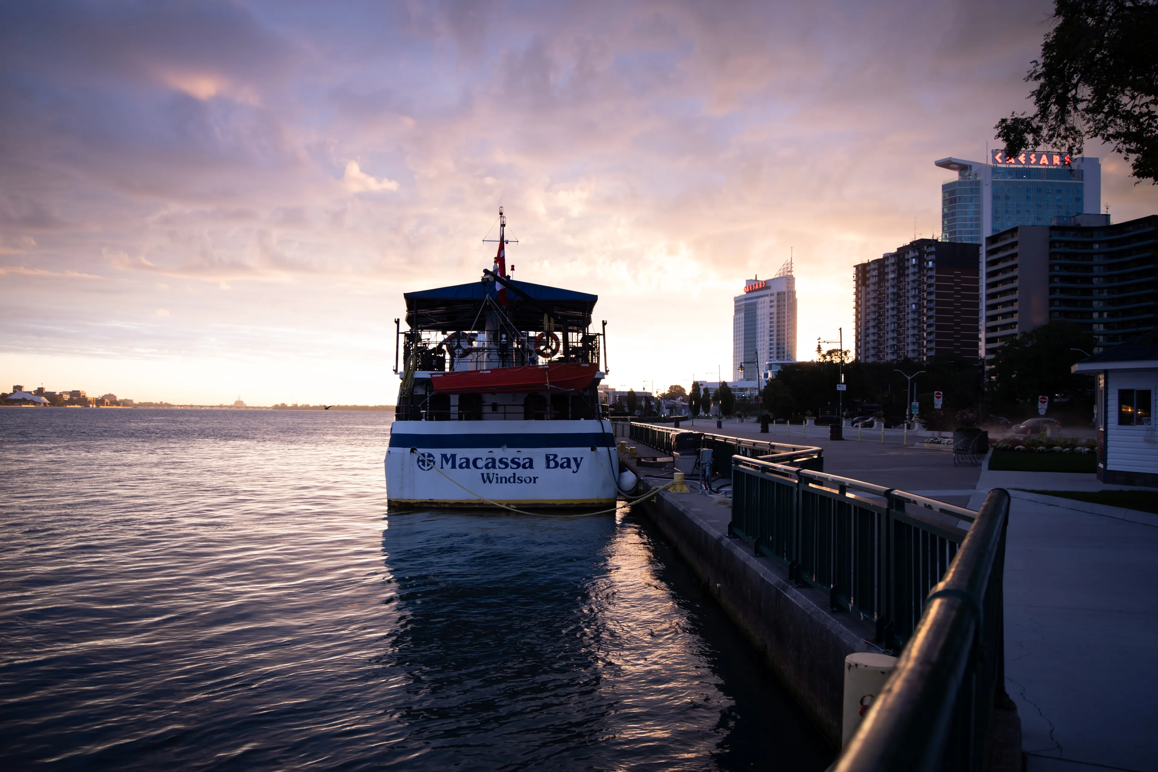 Best Windsor hotels. Cheap hotels in Windsor, Ontario, Canada