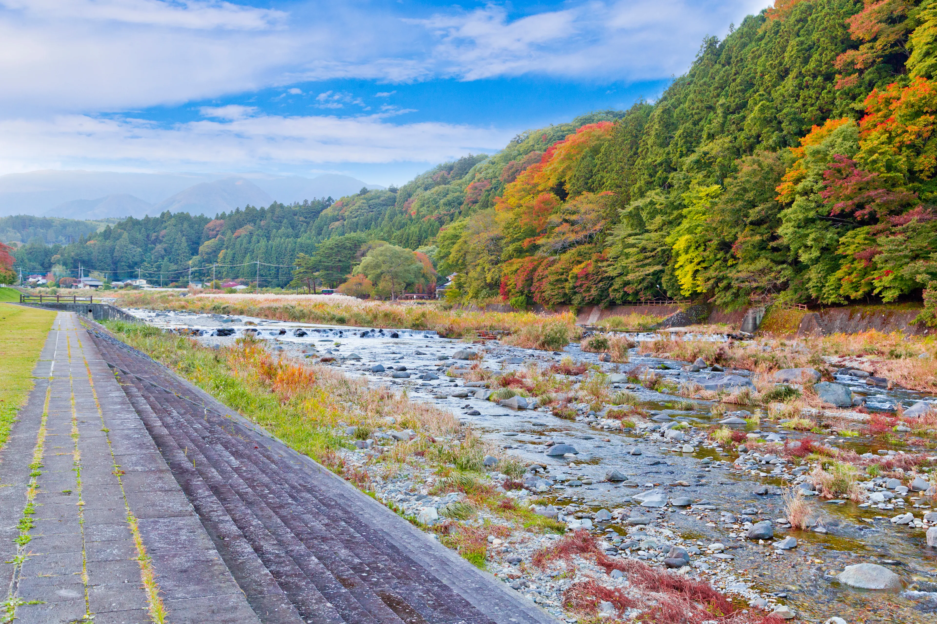 Shiobara Onsen is a hot spring town, located in Tochigi prefecture. The town is fairly developed with several large hotels, it is surrounded by woods and mountains.