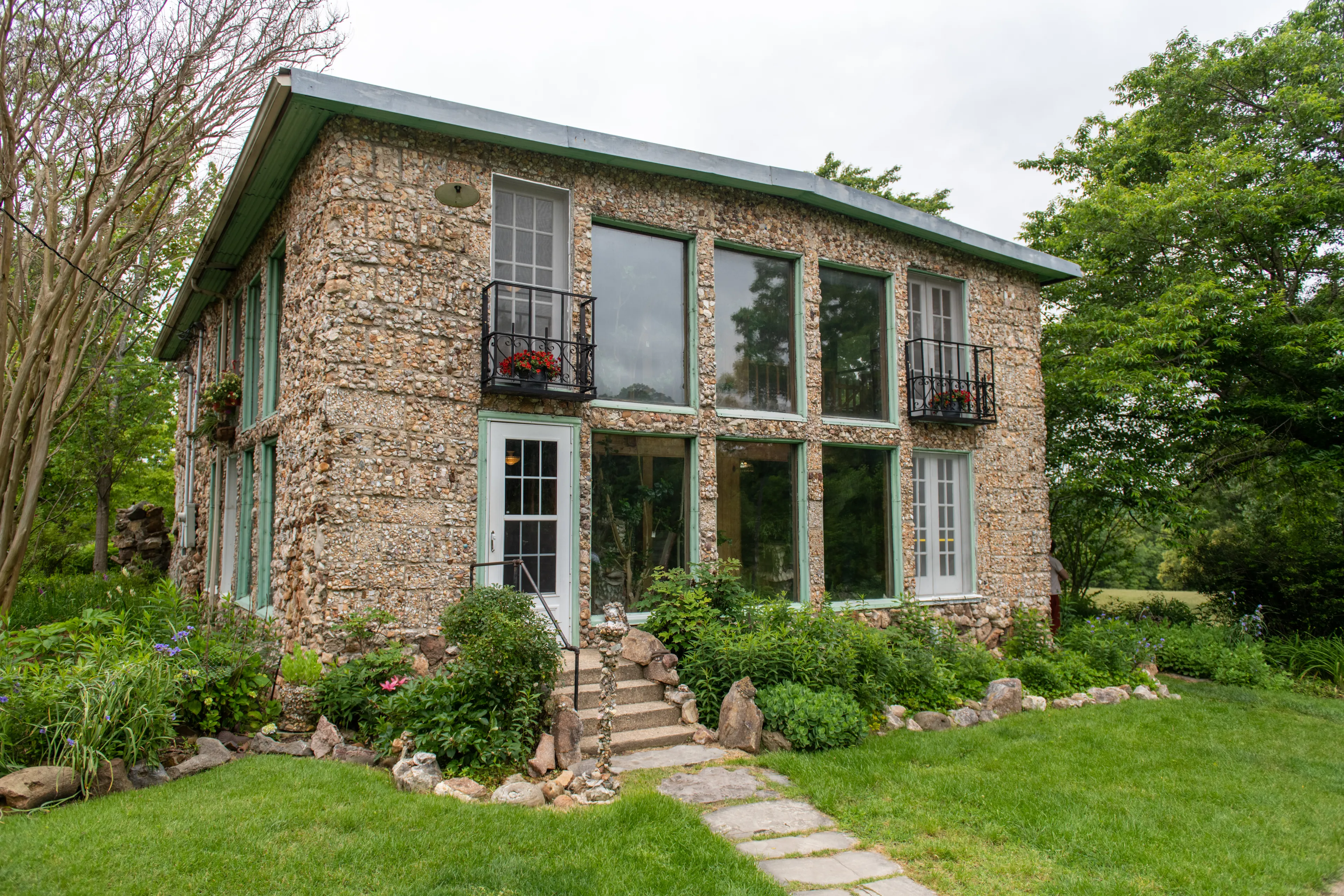 Best Eureka Springs hotels. Cheap hotels in Eureka Springs, Arkansas, United States