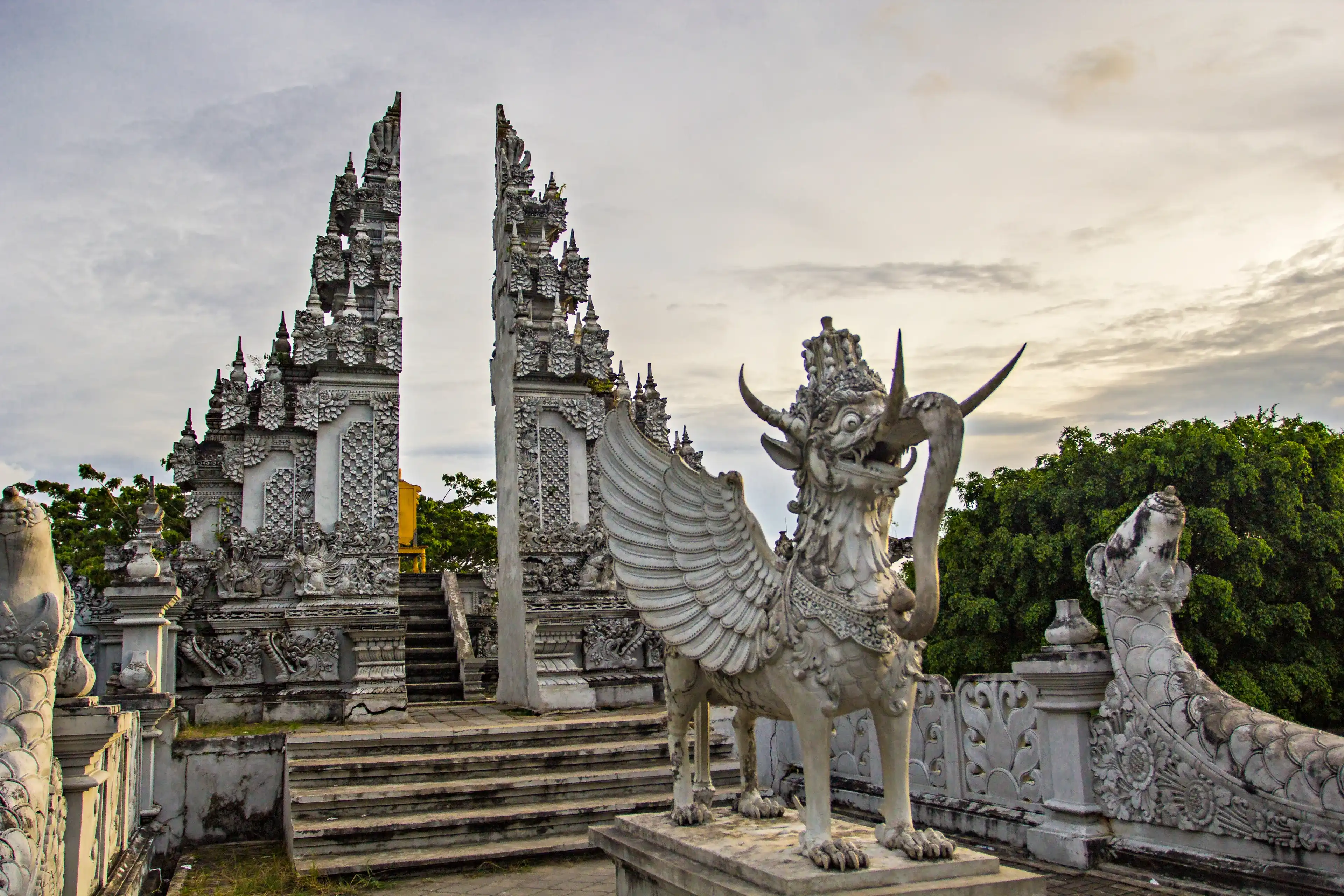 Lembuswana statue, mythological animal who has head of lion with crown, elephant trunk, fish scales, and eagle wings in a templePulau Kumala (Kumala Island), Tenggarong, Kutai Kartanegara, Indonesia. Lembuswana statue, mythological animal who has head of lion with crown, elephant trunk, fish scales, and eagle wings in a templePulau Kumala (Kumala Island), Tenggarong, Kutai Kartanegara, Indonesia.