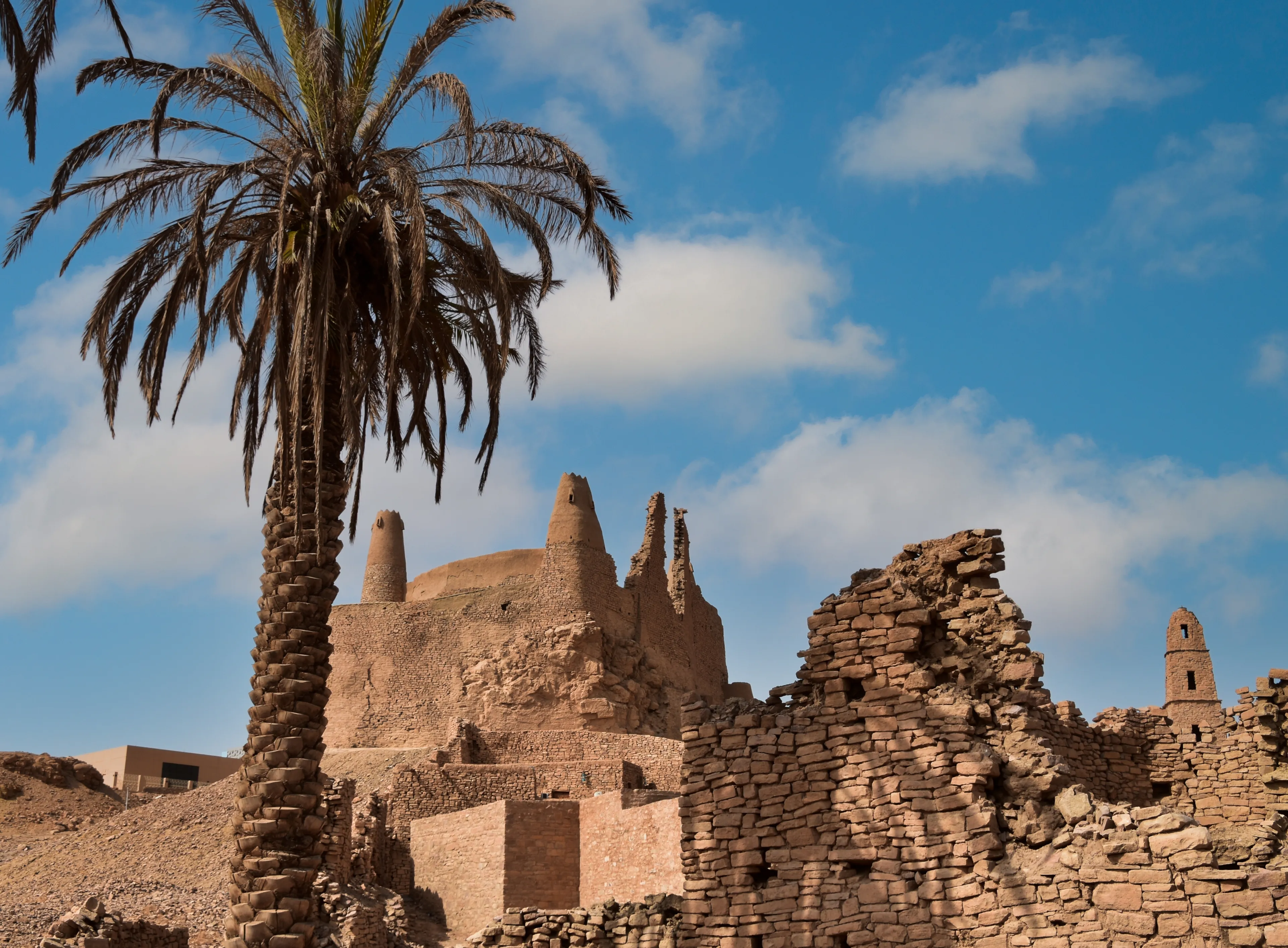 Marid Castle (or Marid balance) is a historic military fortress located in the city of Dumat Al-Jandal in the Al-Jawf region