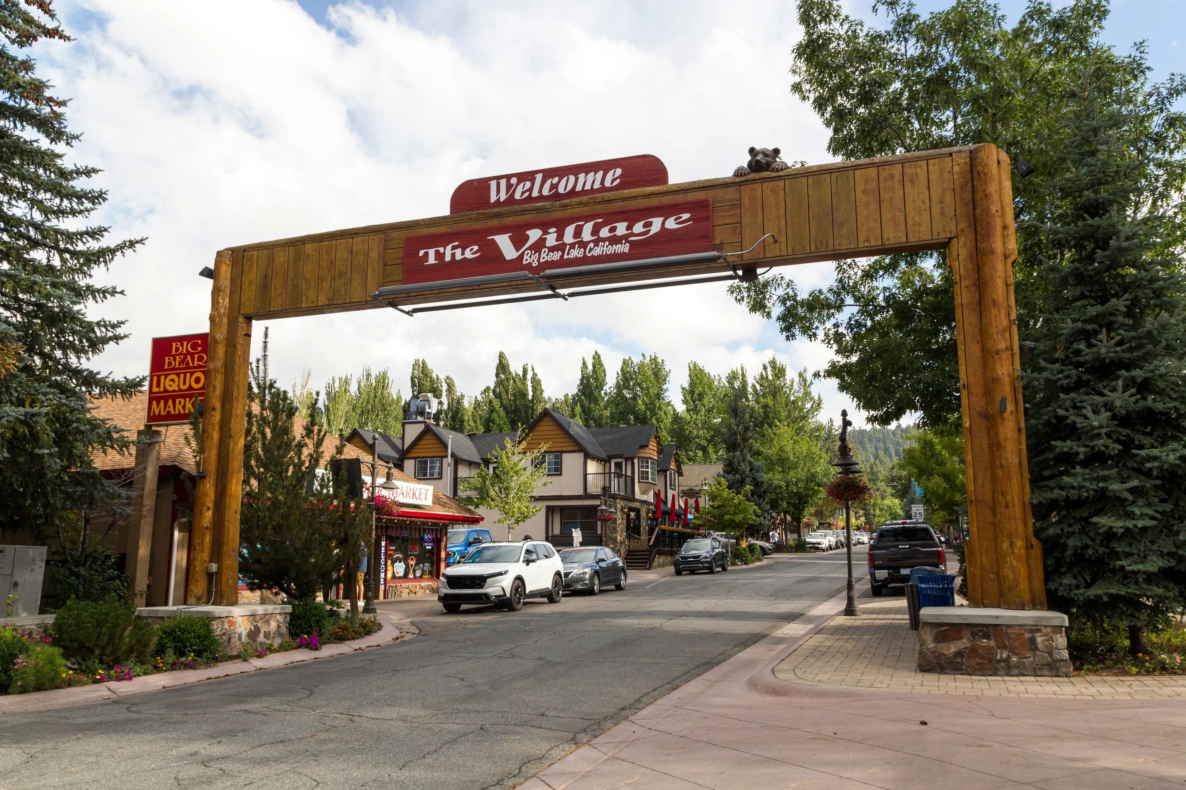 Big Bear Lake, California - 01.09.2023: a wooden entrance to the town of big bear lake