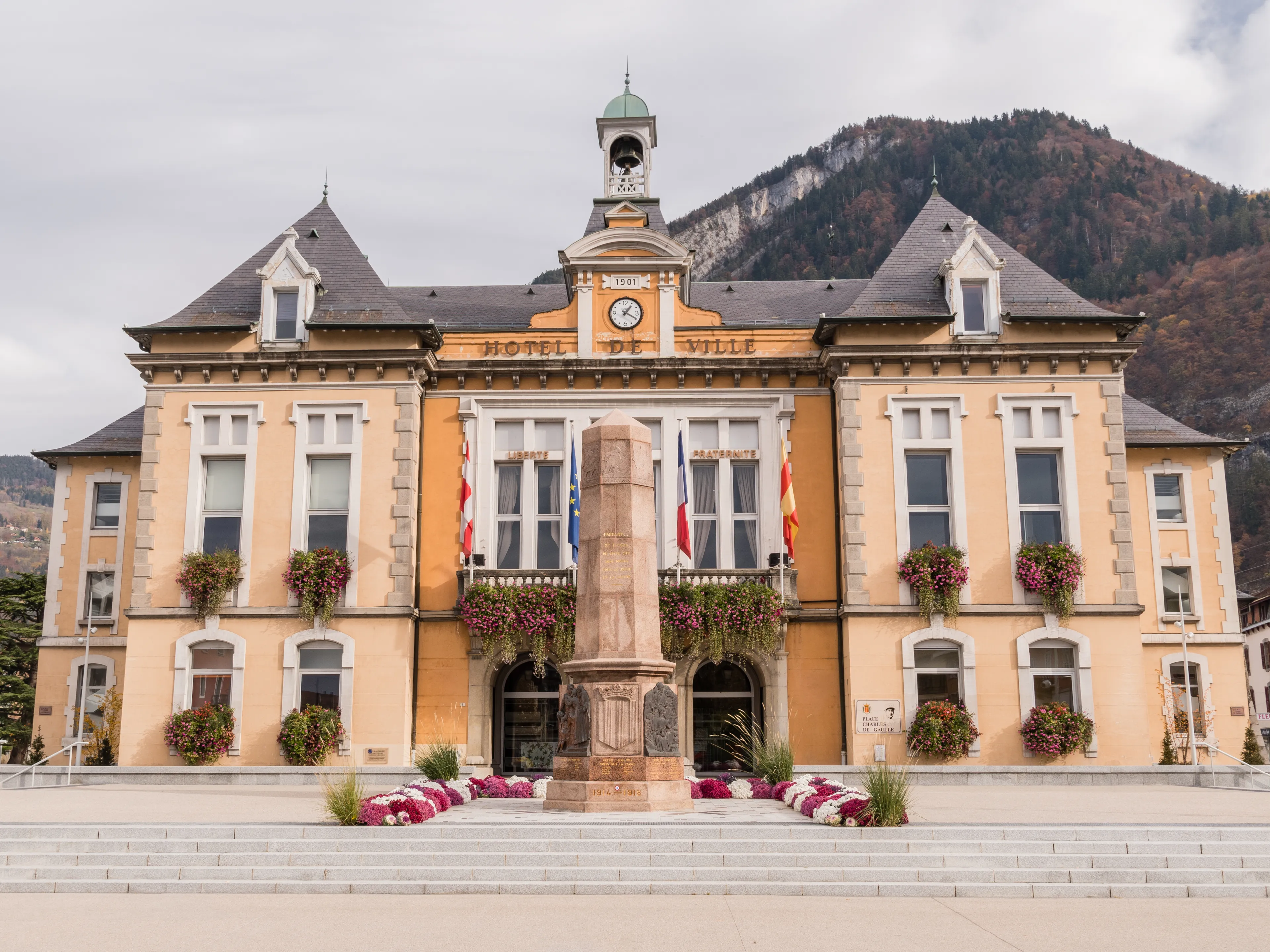 Best Cluses hotels. Cheap hotels in Cluses, France