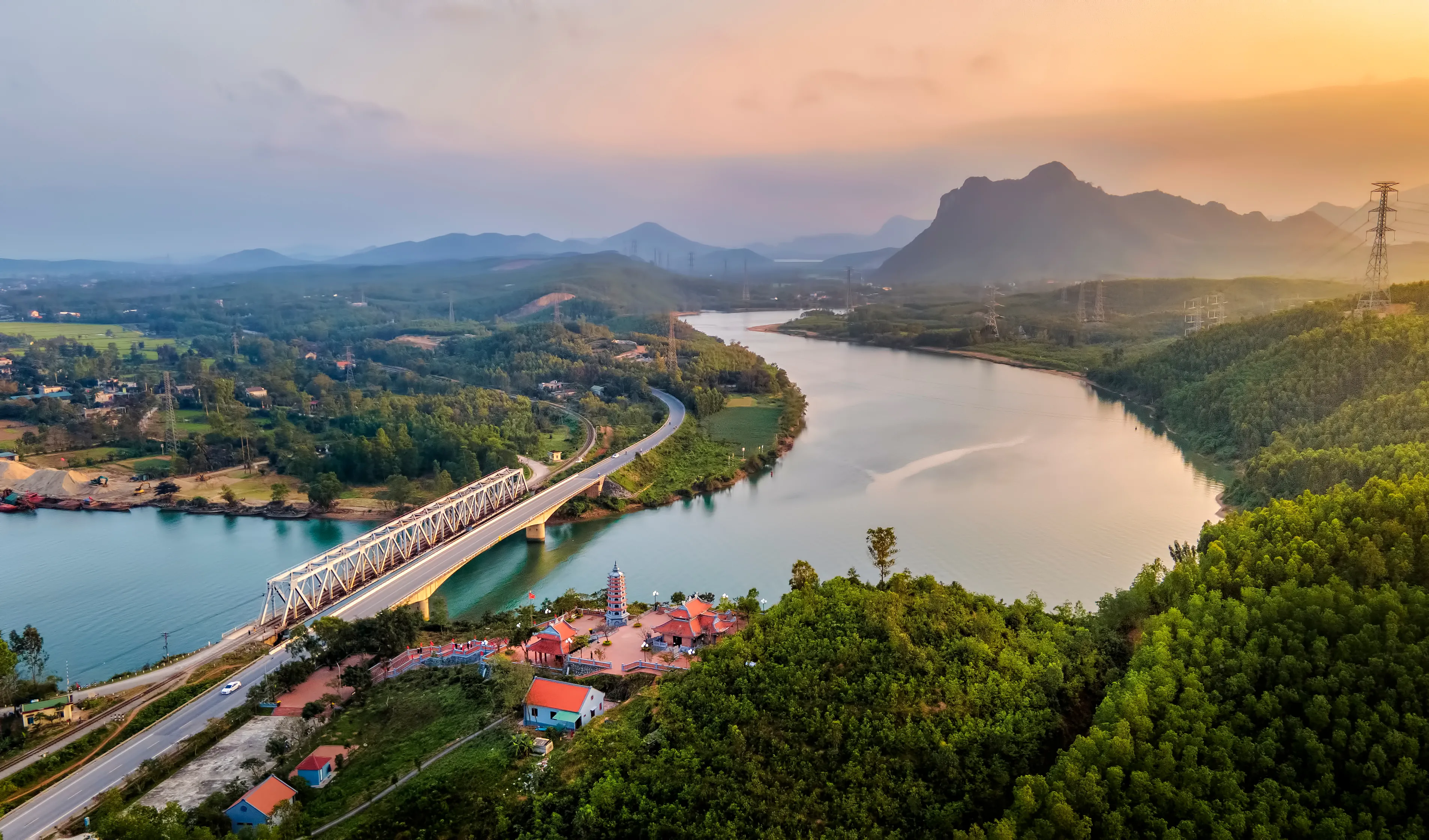 Tỉnh Quảng Ninh hotels. Best hotels in Tỉnh Quảng Ninh, Vietnam