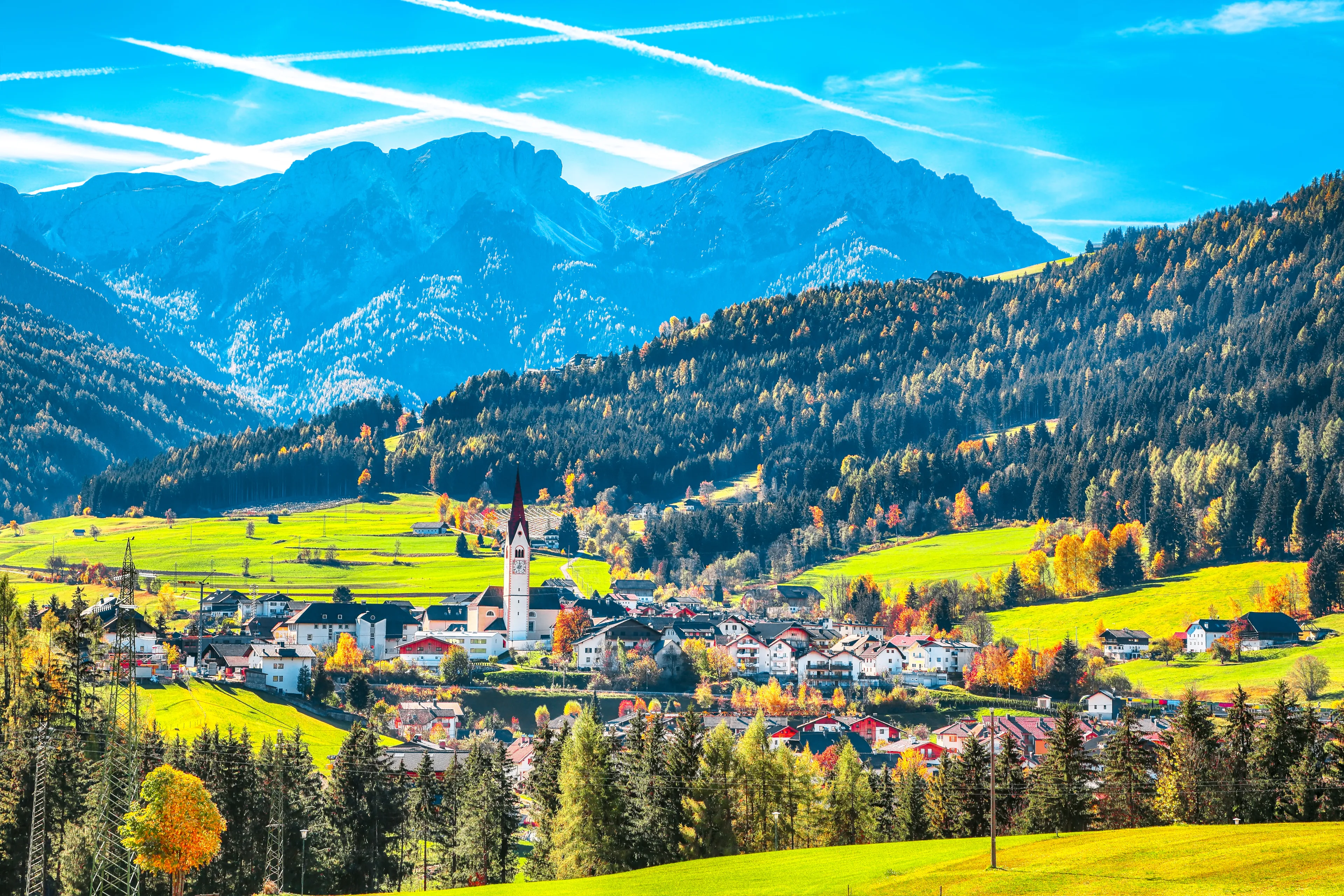 Scenic image of alpine village Valdaora di Sotto.  Location: Valdaora di Sotto, Bolzano, South Tyrol, Italy, Europe.