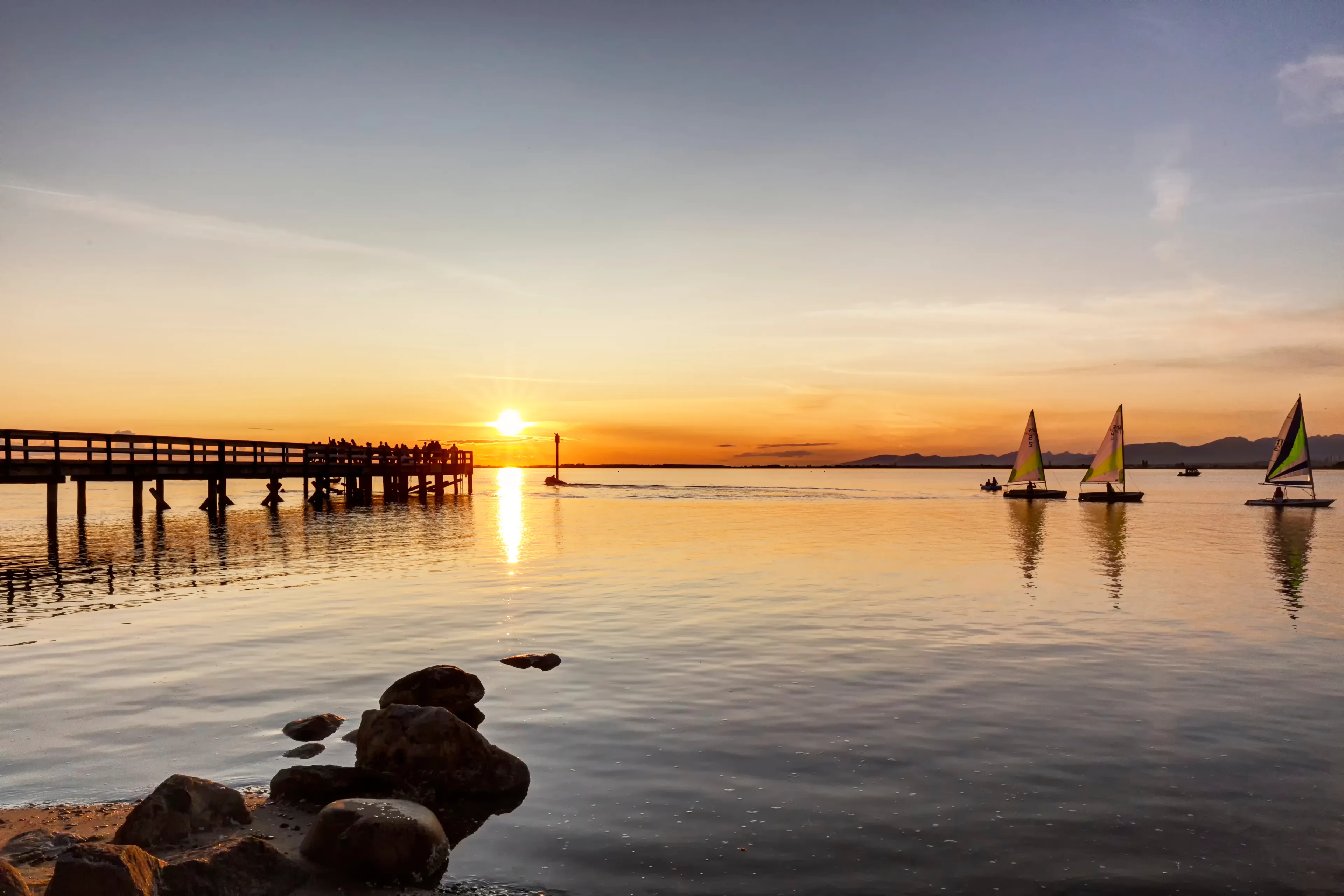 Best Surrey hotels. Cheap hotels in Surrey, British Columbia, Canada