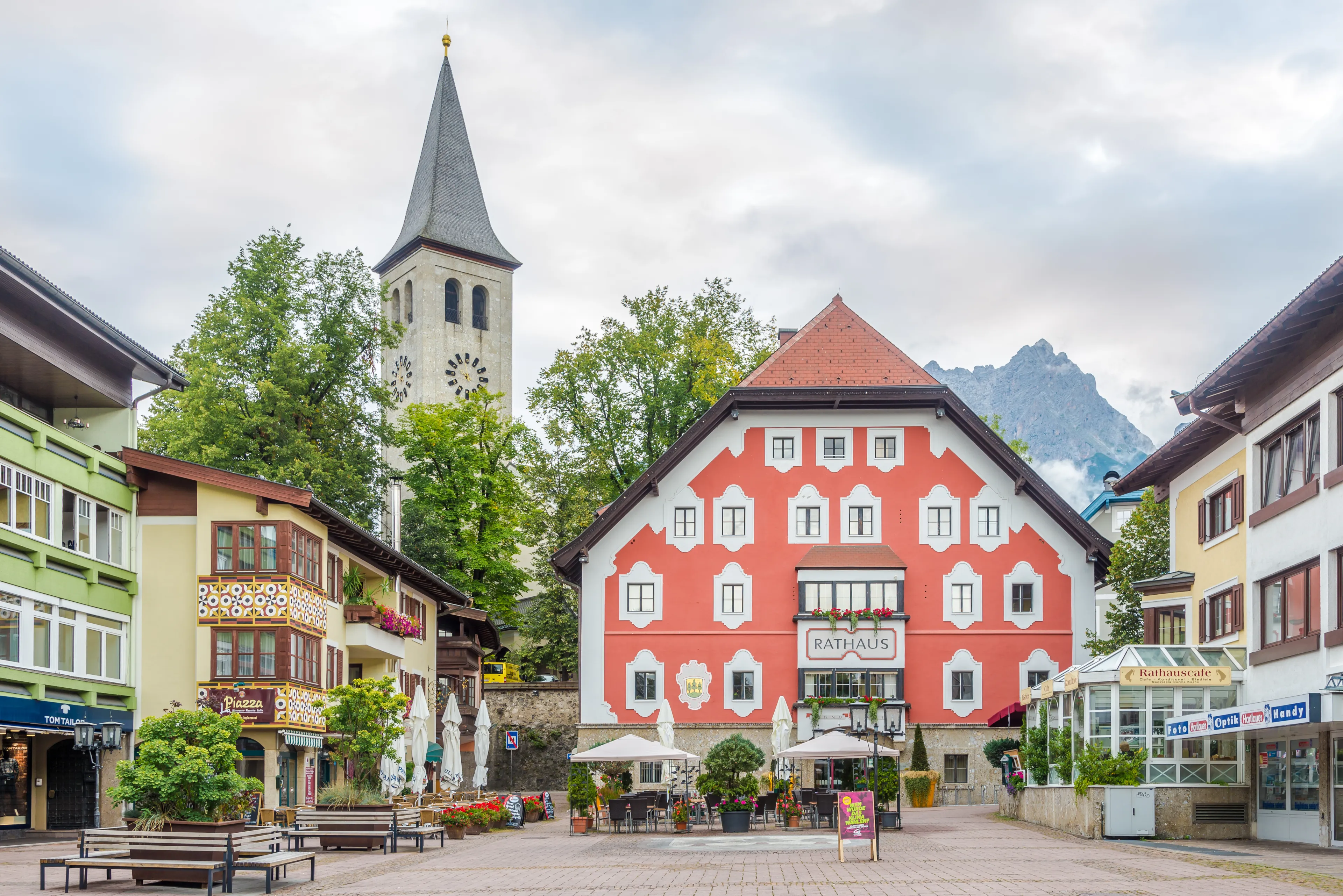 Best Saalfelden am Steinernen Meer hotels. Cheap hotels in Saalfelden am Steinernen Meer, Austria