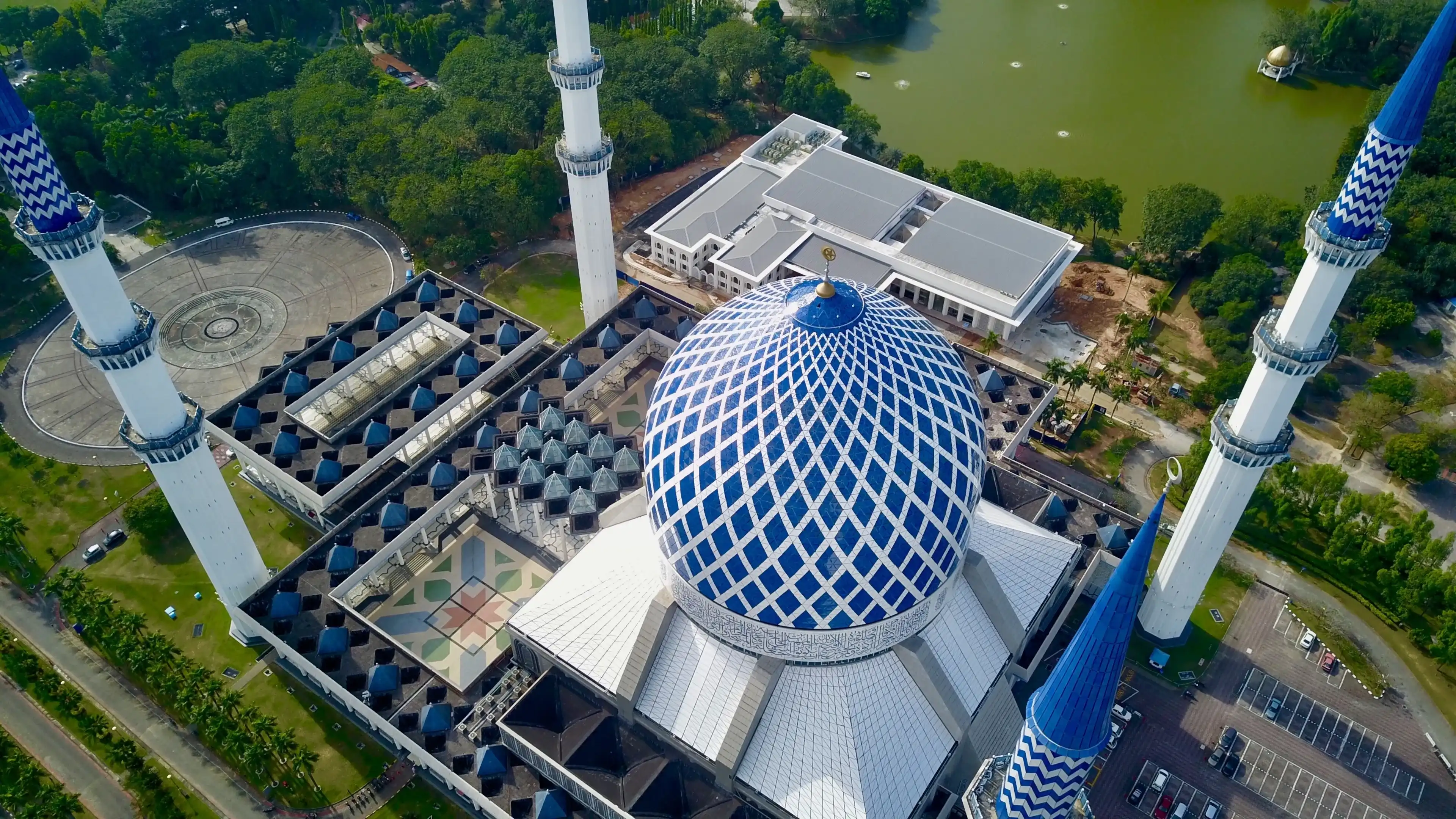 Aerial View Masjid Sultan Salahuddin Abdul Aziz Shah or Blue Mosque in Shah alam ,Selangor, Kuala lumpur, Malaysia. Sultan Salahuddin Abdul Aziz Mosque is biggest mosque in Malaysia. Aerial View Masjid Sultan Salahuddin Abdul Aziz Shah or Blue Mosque in Shah alam ,Selangor, Kuala lumpur, Malaysia. Sultan Salahuddin Abdul Aziz Mosque is biggest mosque in Malaysia.