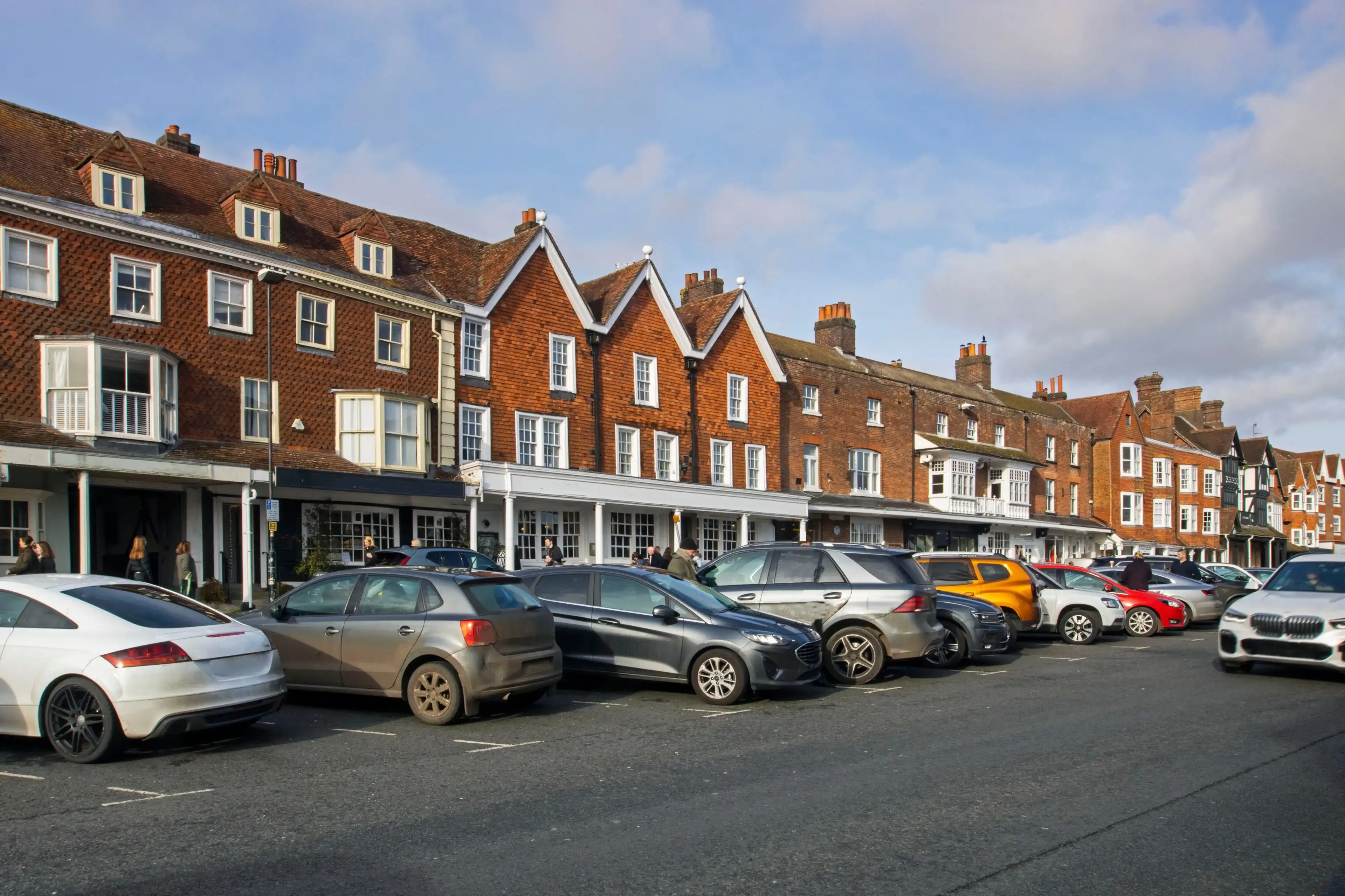 Marlborough, Wiltshire , UK - 27th January 2024; Main 'High Street' of the market town of Marlborough in Wiltshire Marlborough, Wiltshire , UK - 27th January 2024; Main 'High Street' of the market town of Marlborough in Wiltshire