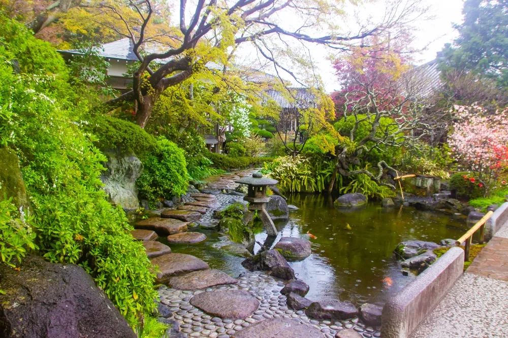 Hasedera Buddhist temple views Kamakura Japan