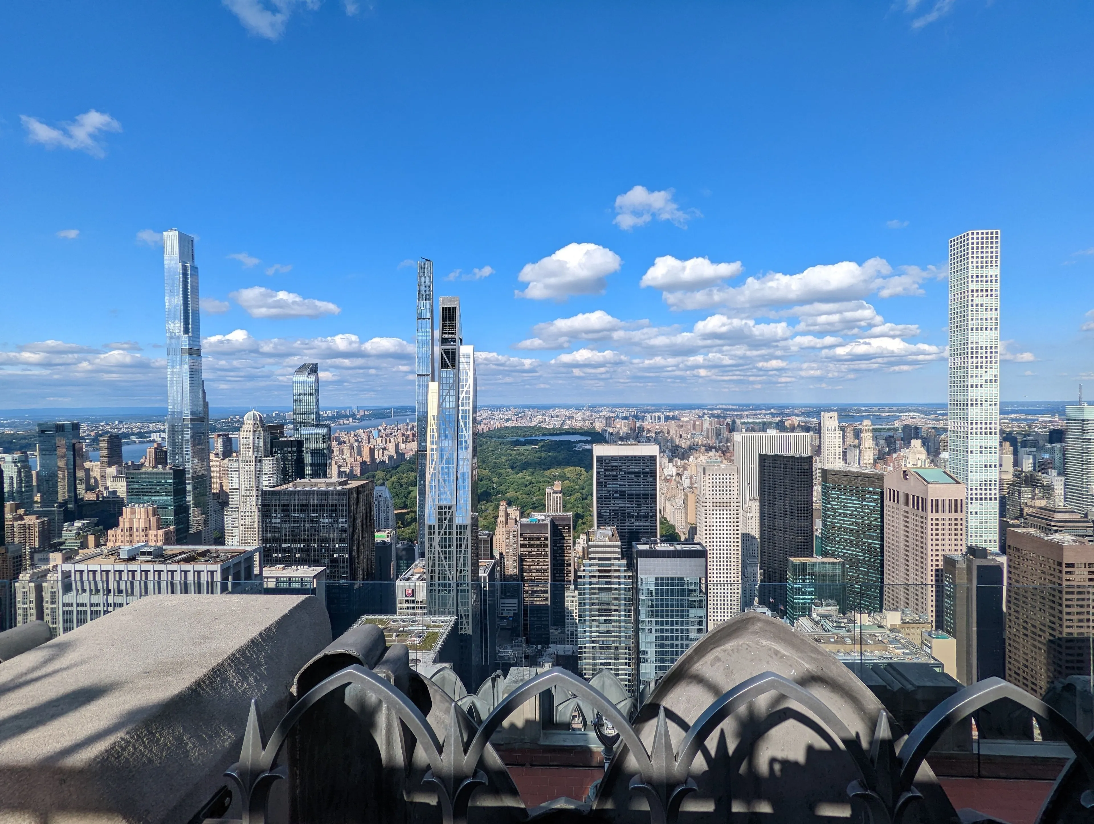 YEOVIL, UNITED KINGDOM - Oct 11, 2022: An aerial view of the skyline of New York City under a bright sky