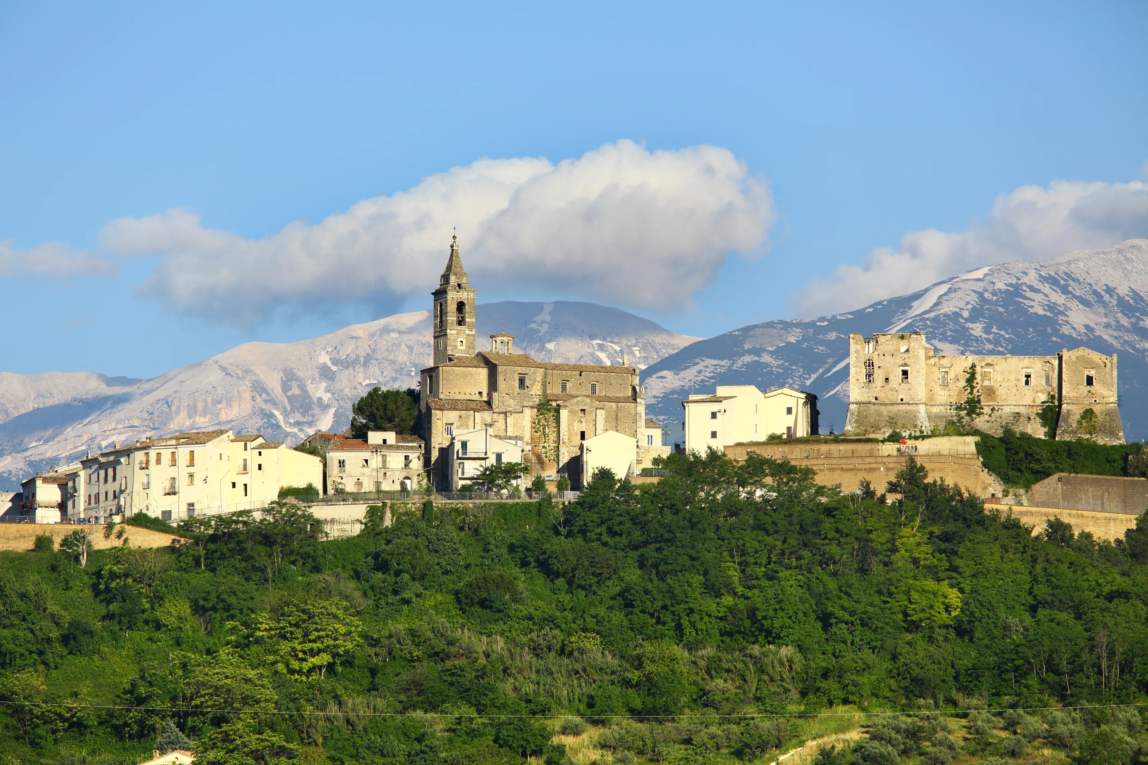 Best Torre de' Passeri hotels. Cheap hotels in Torre de' Passeri, Italy