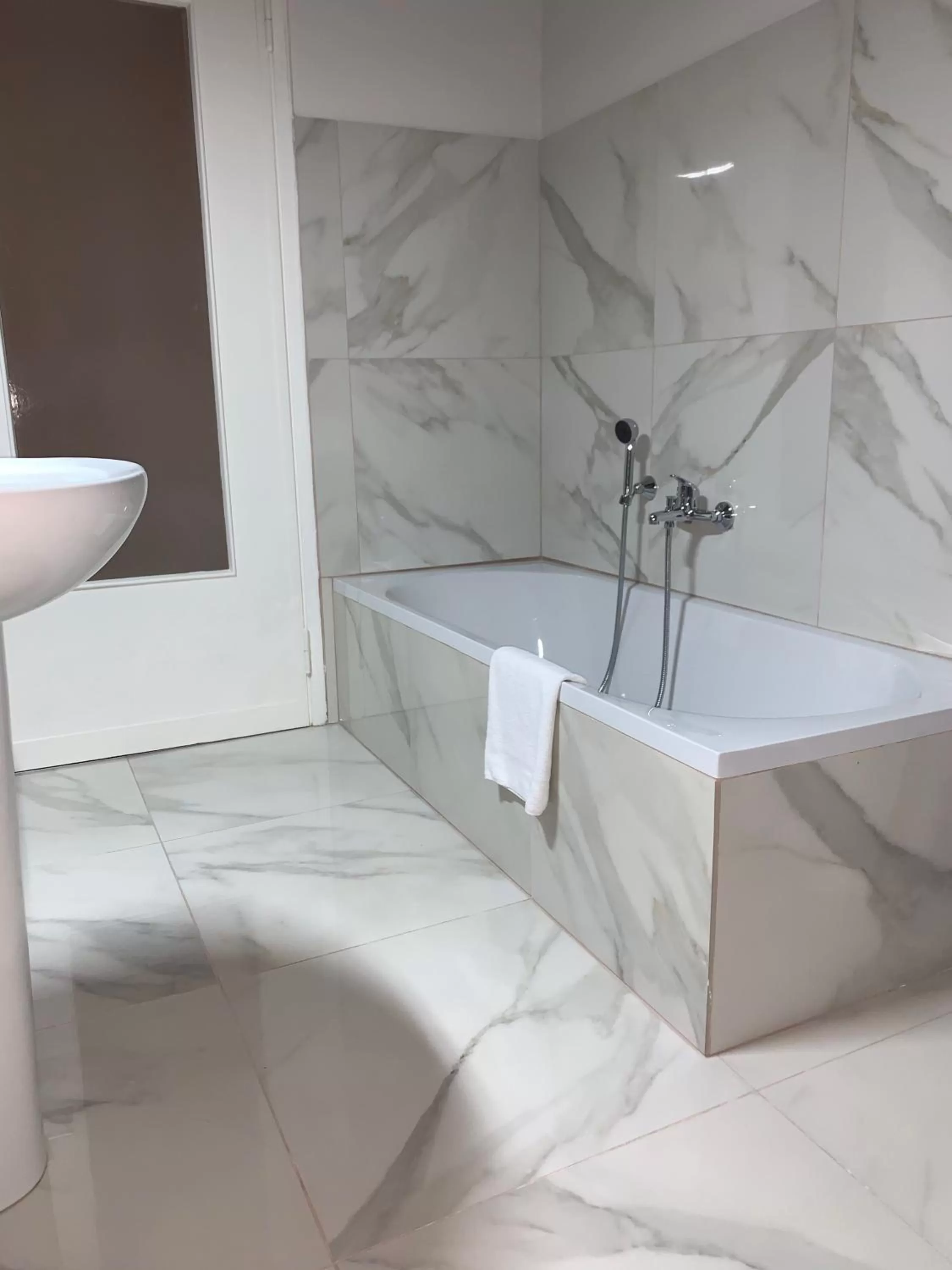 Bathroom in SUITE LAME 37 Rental Rooms