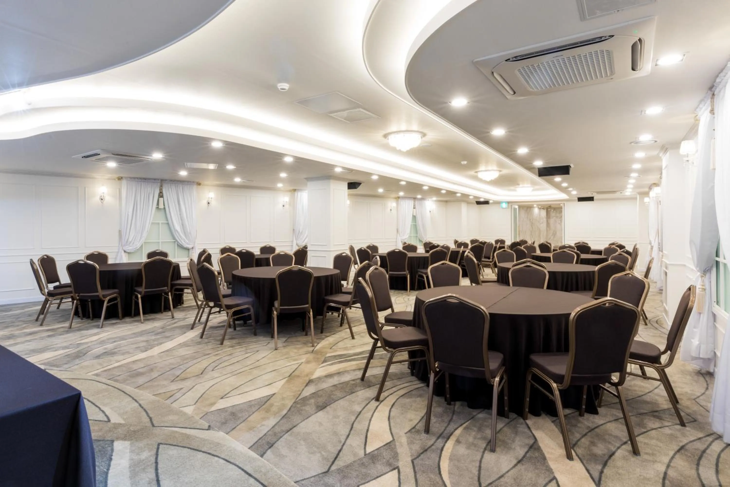 Property building in Casaloma Hotel