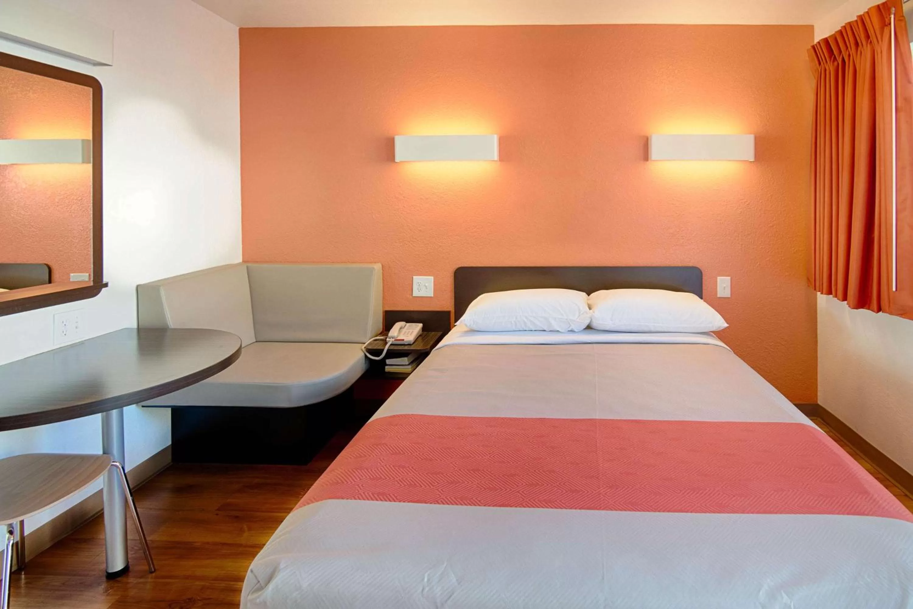 Bedroom, Bed in Motel 6-Mammoth Lakes, CA