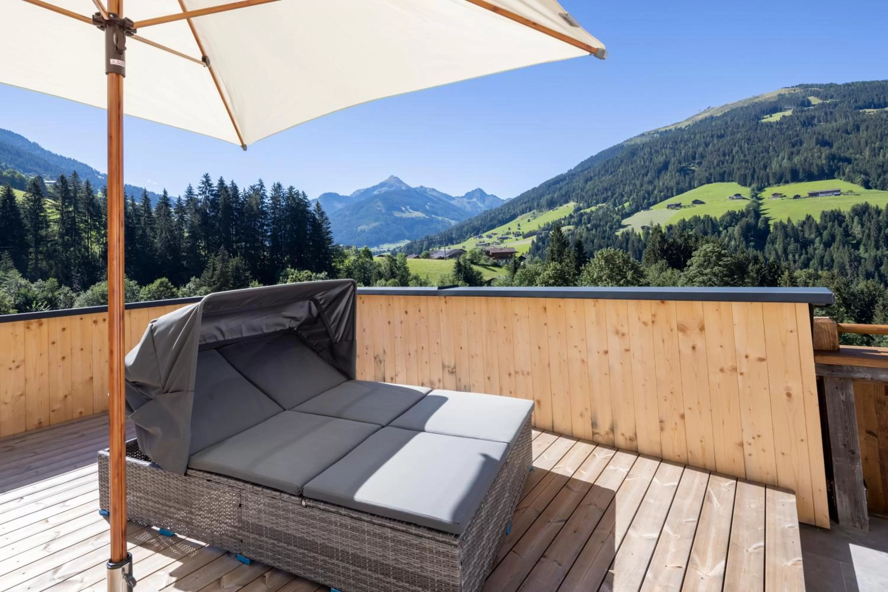 Natural landscape, Balcony/Terrace in Natur & Spa Resort "Der Alpbacherhof" Superior