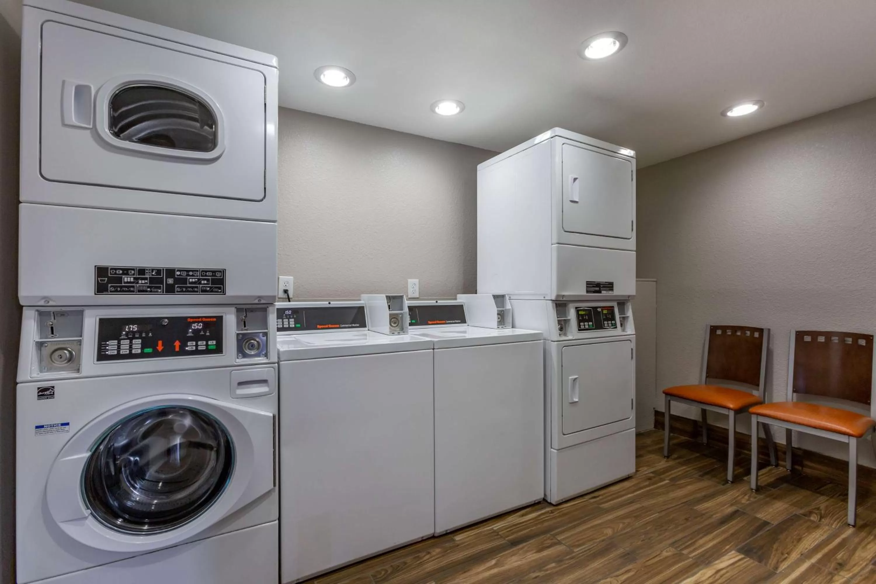 laundry in Best Western Plus King's Inn and Suites