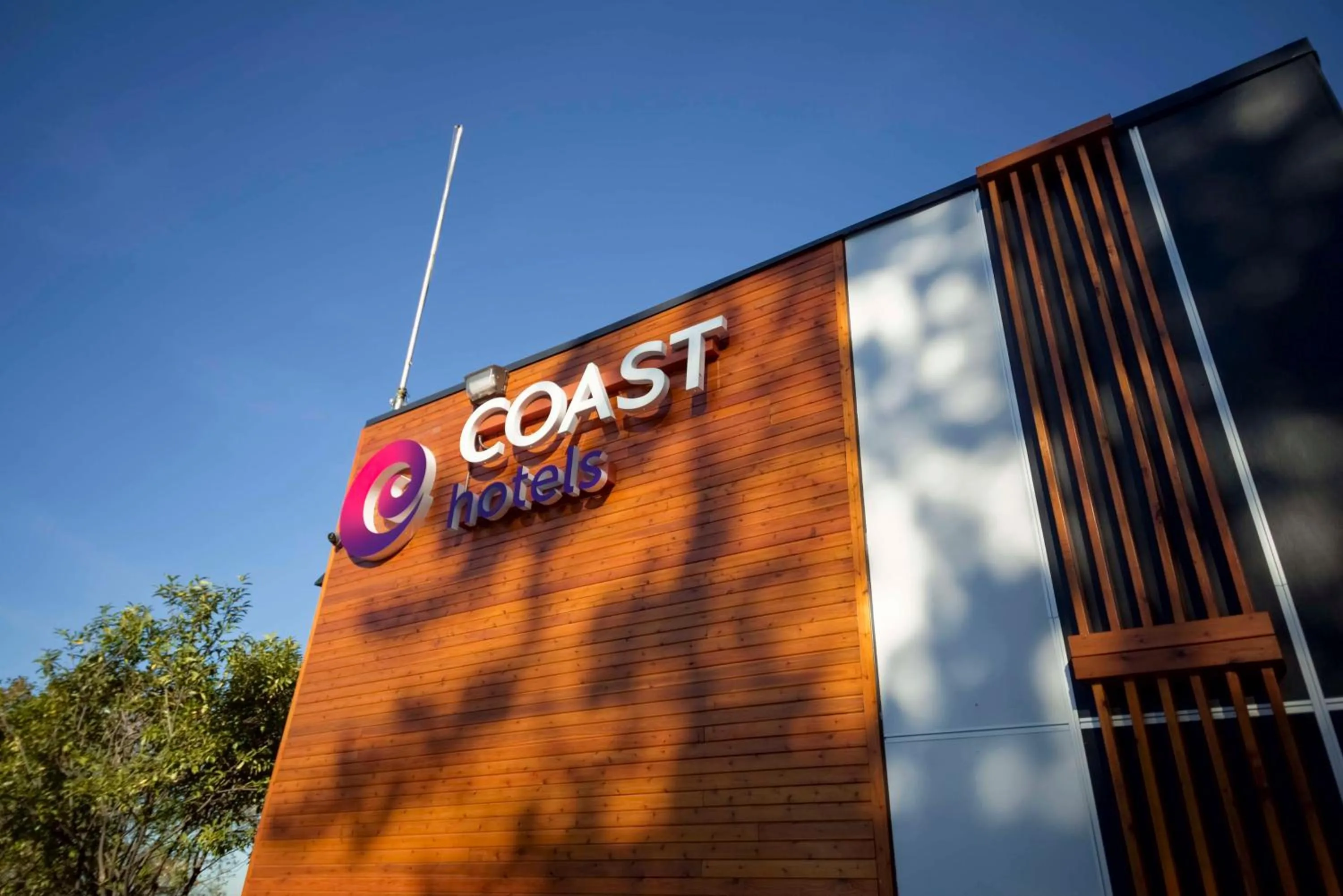 Property Building in 401 Inn