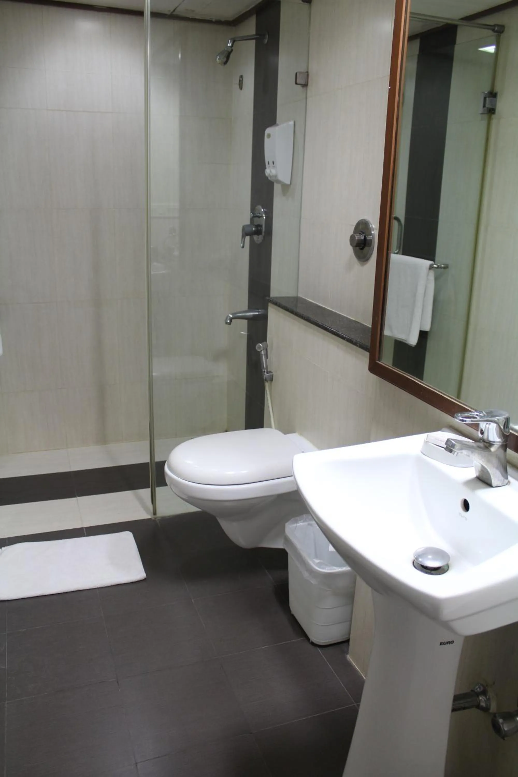Bathroom in The Lotus Apartment Hotel, Venkatraman Street