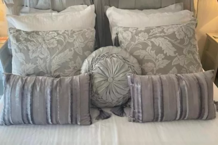 Bed in Hôtel Le Méditerranée