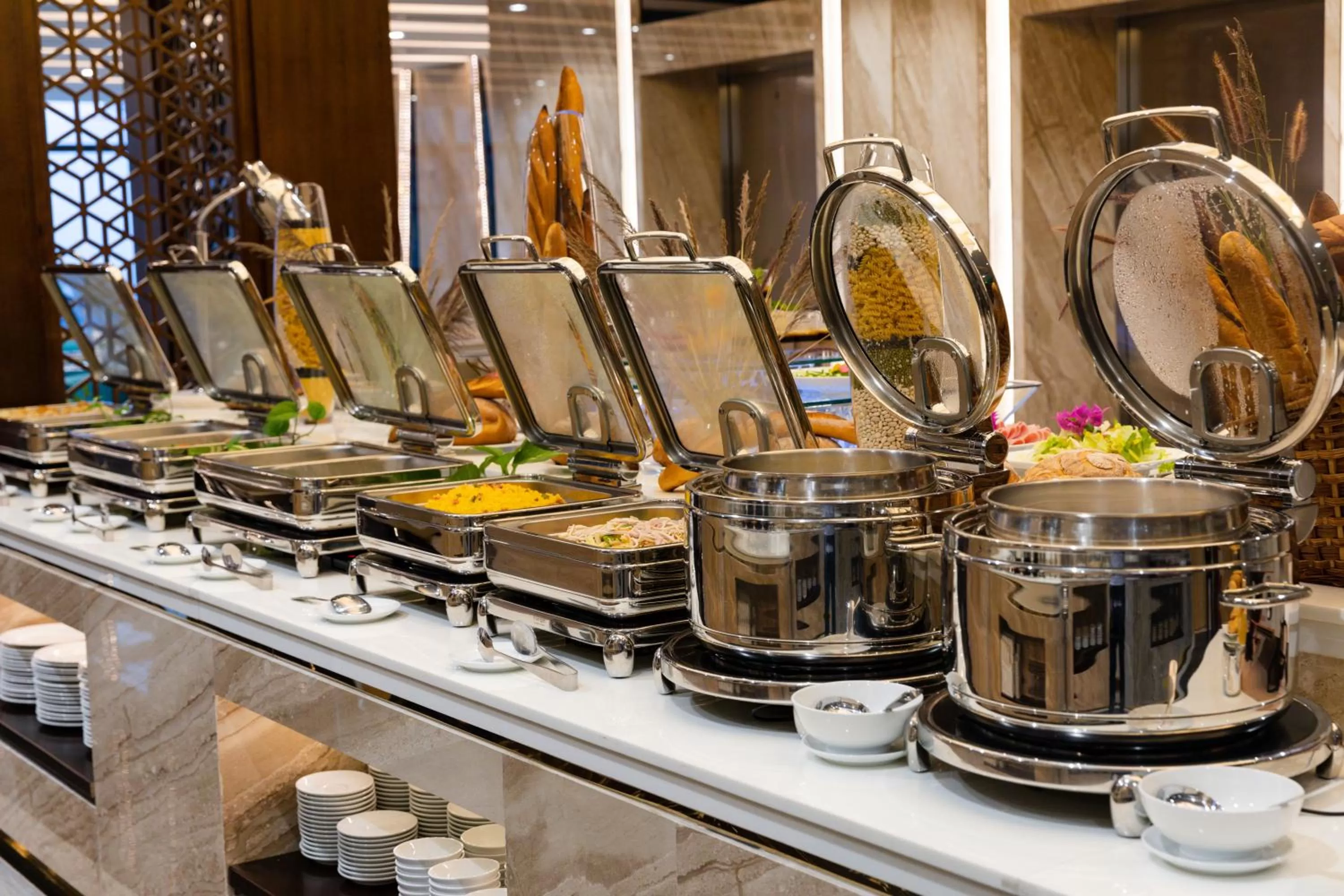 Food and drinks in VENTANA NHA TRANG HOTEL