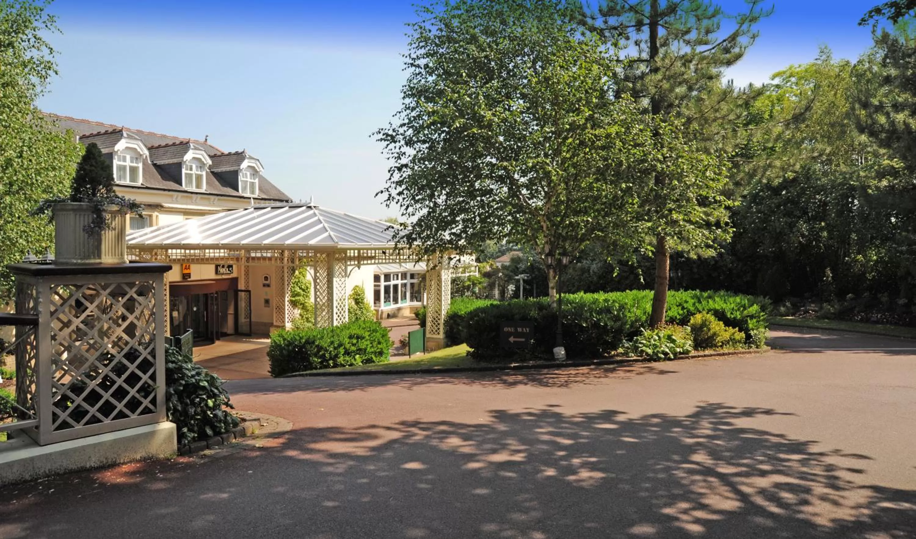 Facade/entrance in Swindon Blunsdon House Hotel, BW Premier Collection
