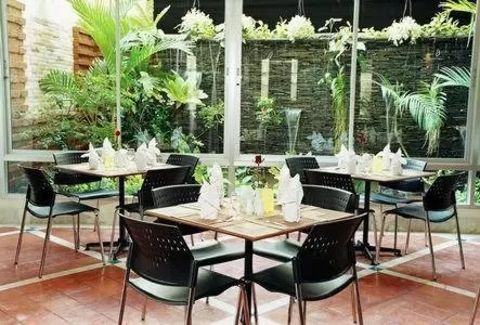 Restaurant/places to eat in Hatyai Golden Crown Hotel
