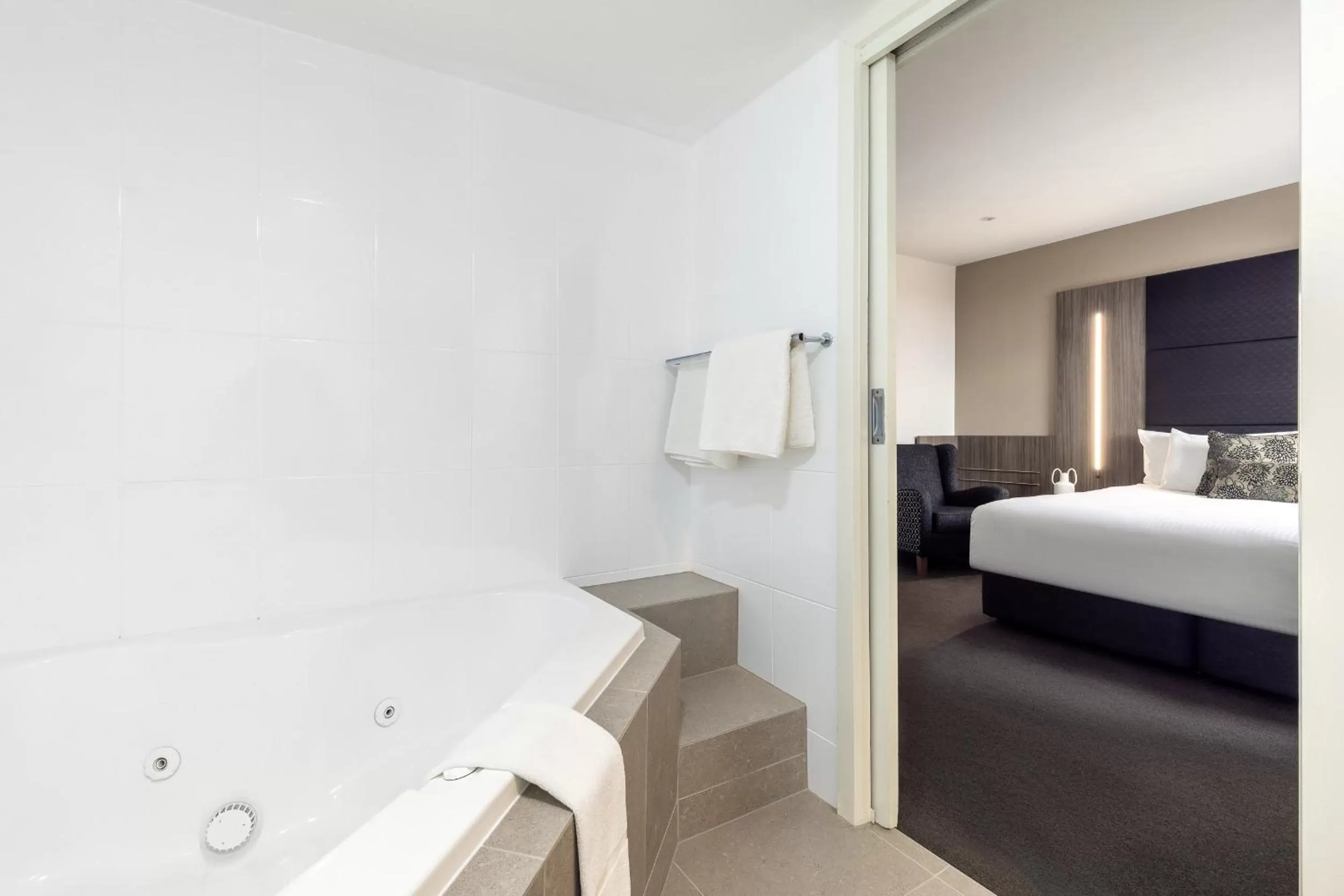 Bathroom, Bed in Rydges South Park Adelaide