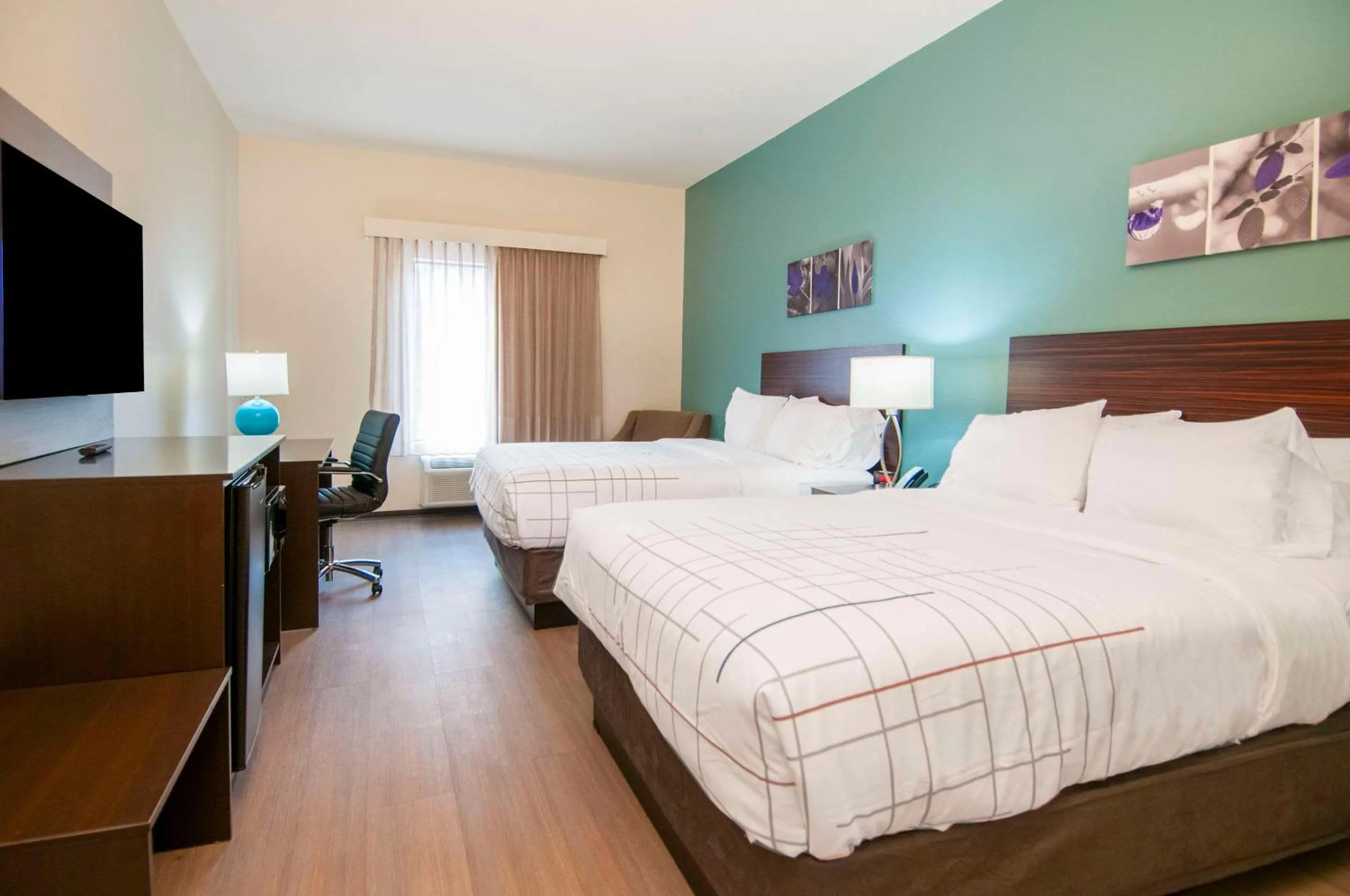 Bedroom, Bed in Sleep Inn & Suites