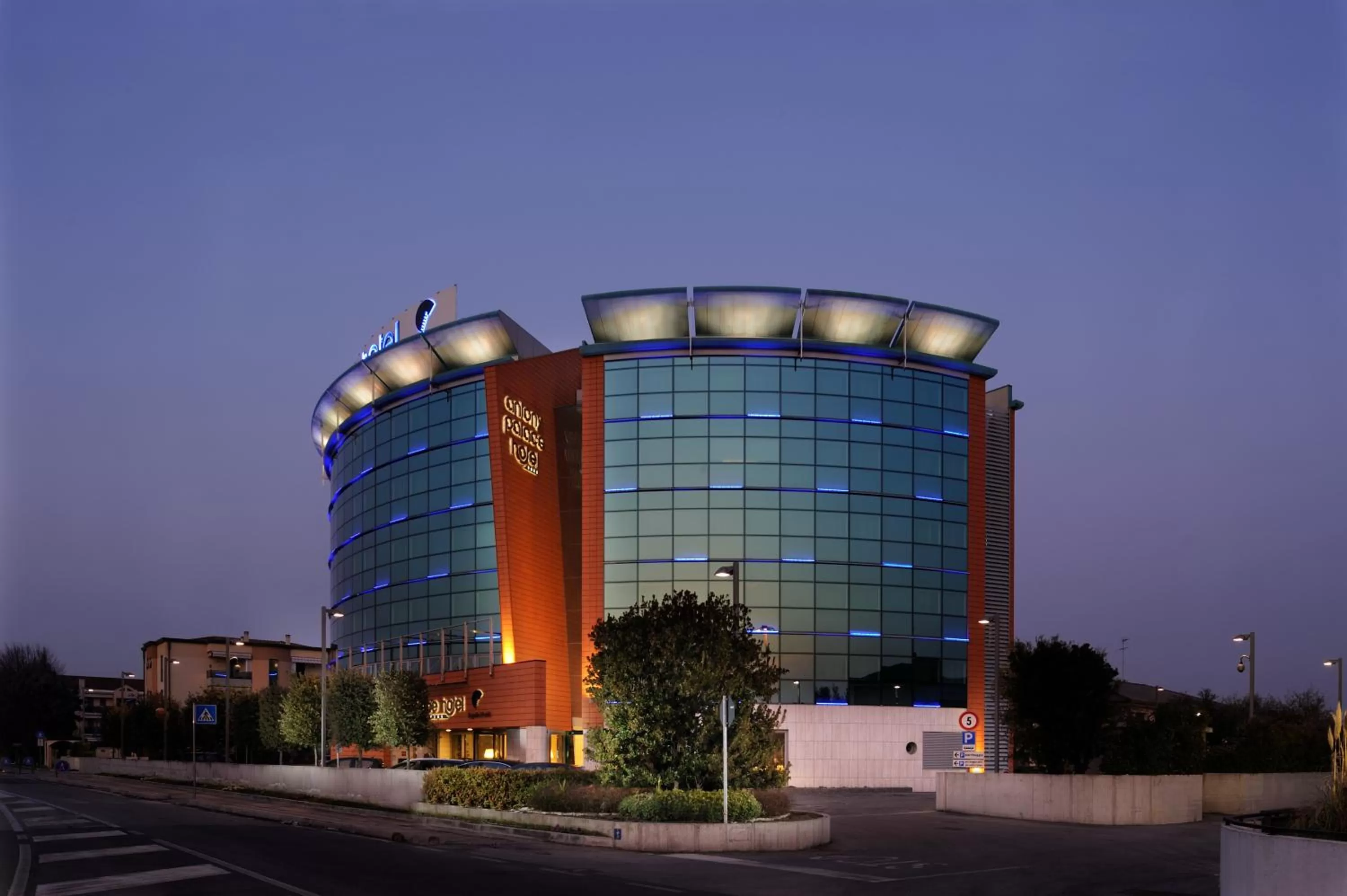 Facade/entrance in Antony Palace Hotel - Venice Airport