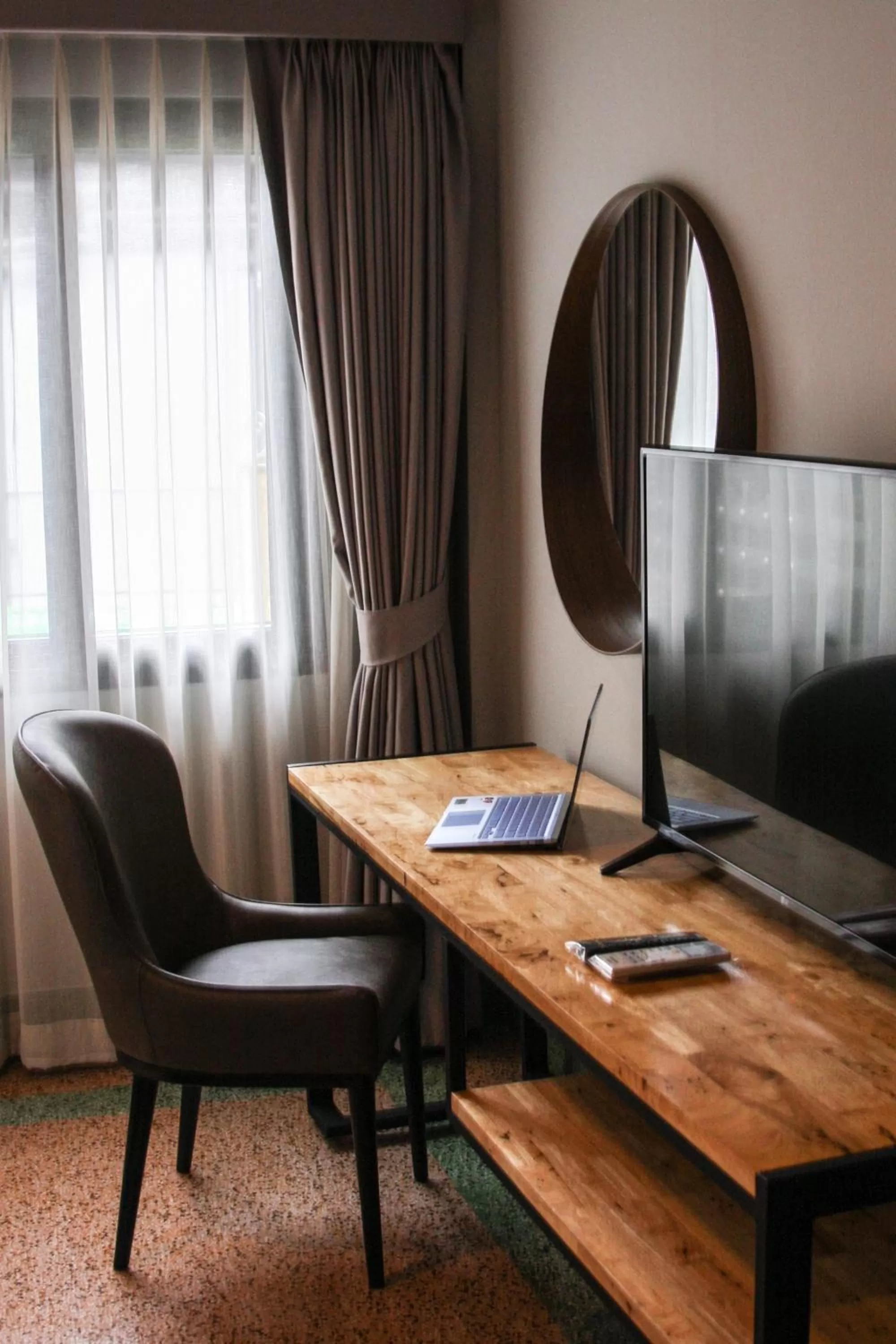 TV and multimedia in W22 by Burasari