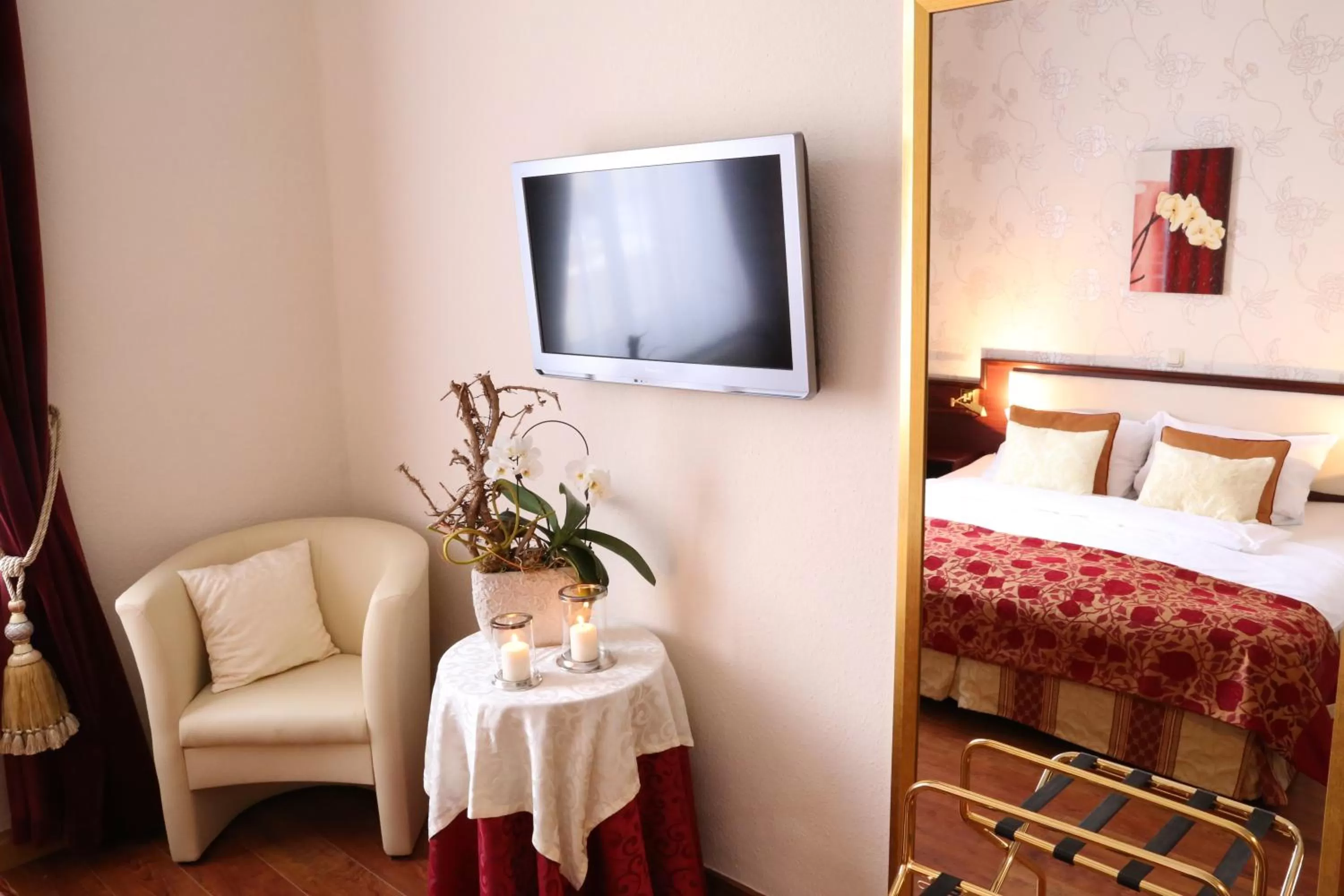 Photo of the whole room, Bed in In Piazza