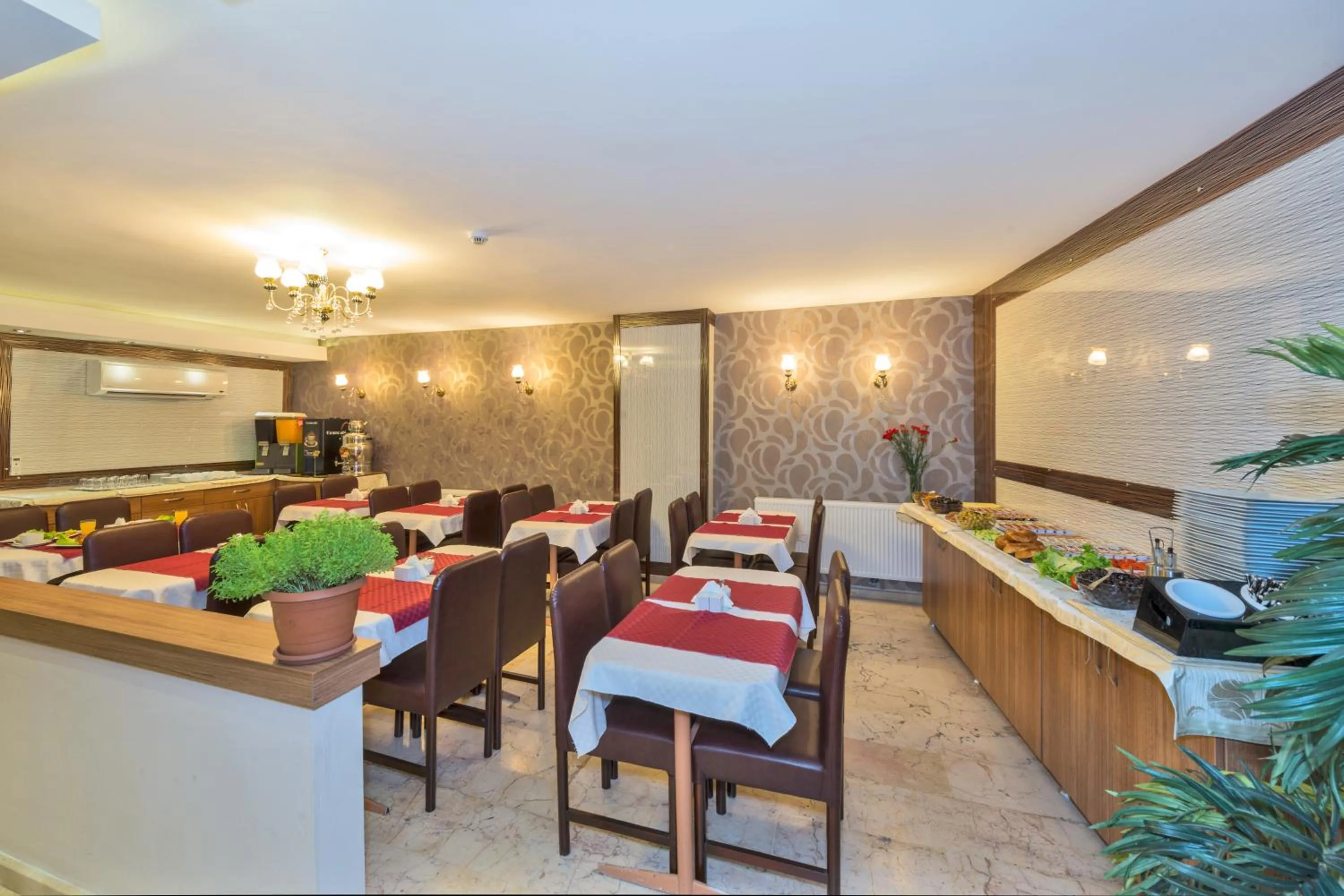 Restaurant/places to eat in Erbazlar Hotel