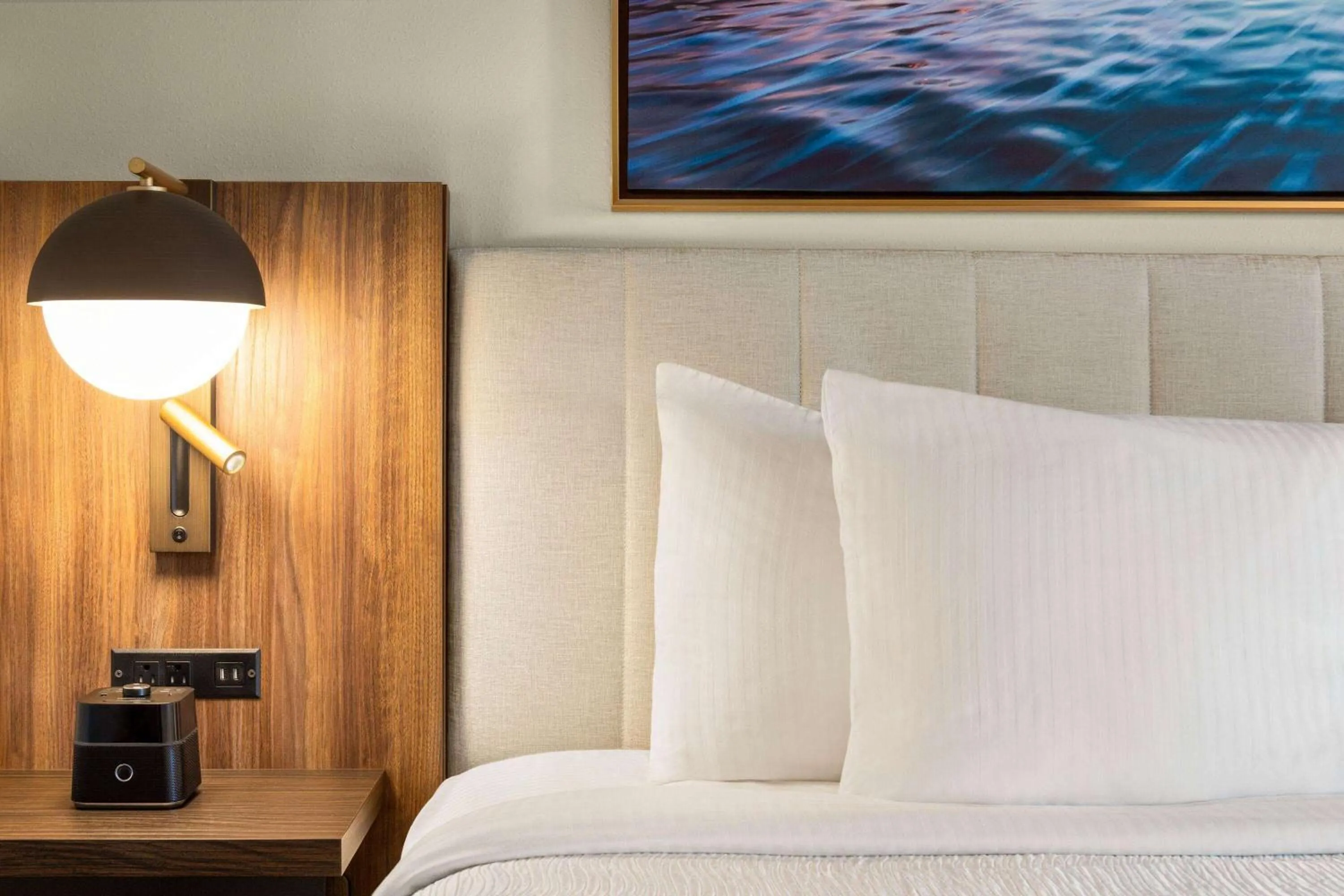 Photo of the whole room, Bed in La Quinta Inn by Wyndham Columbia NE Fort Jackson