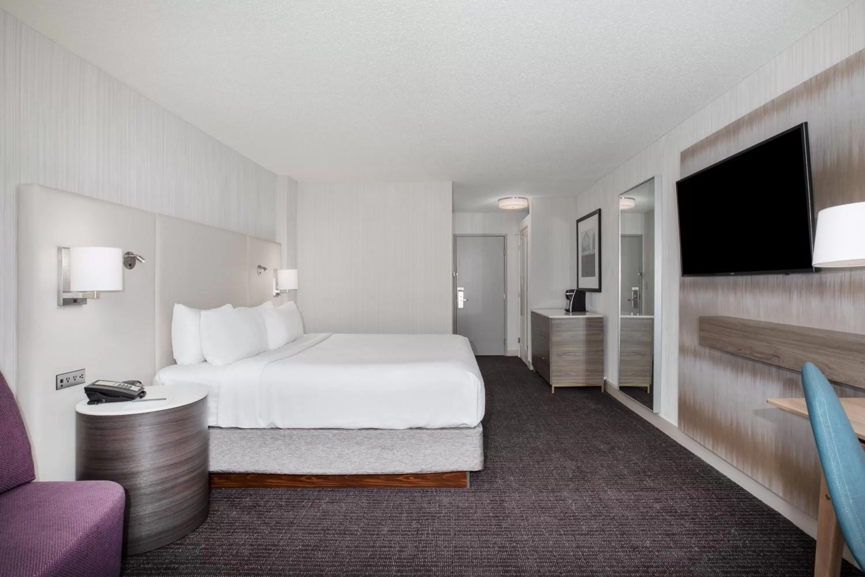 Photo of the whole room, Bed in Crowne Plaza Kansas City Downtown by IHG