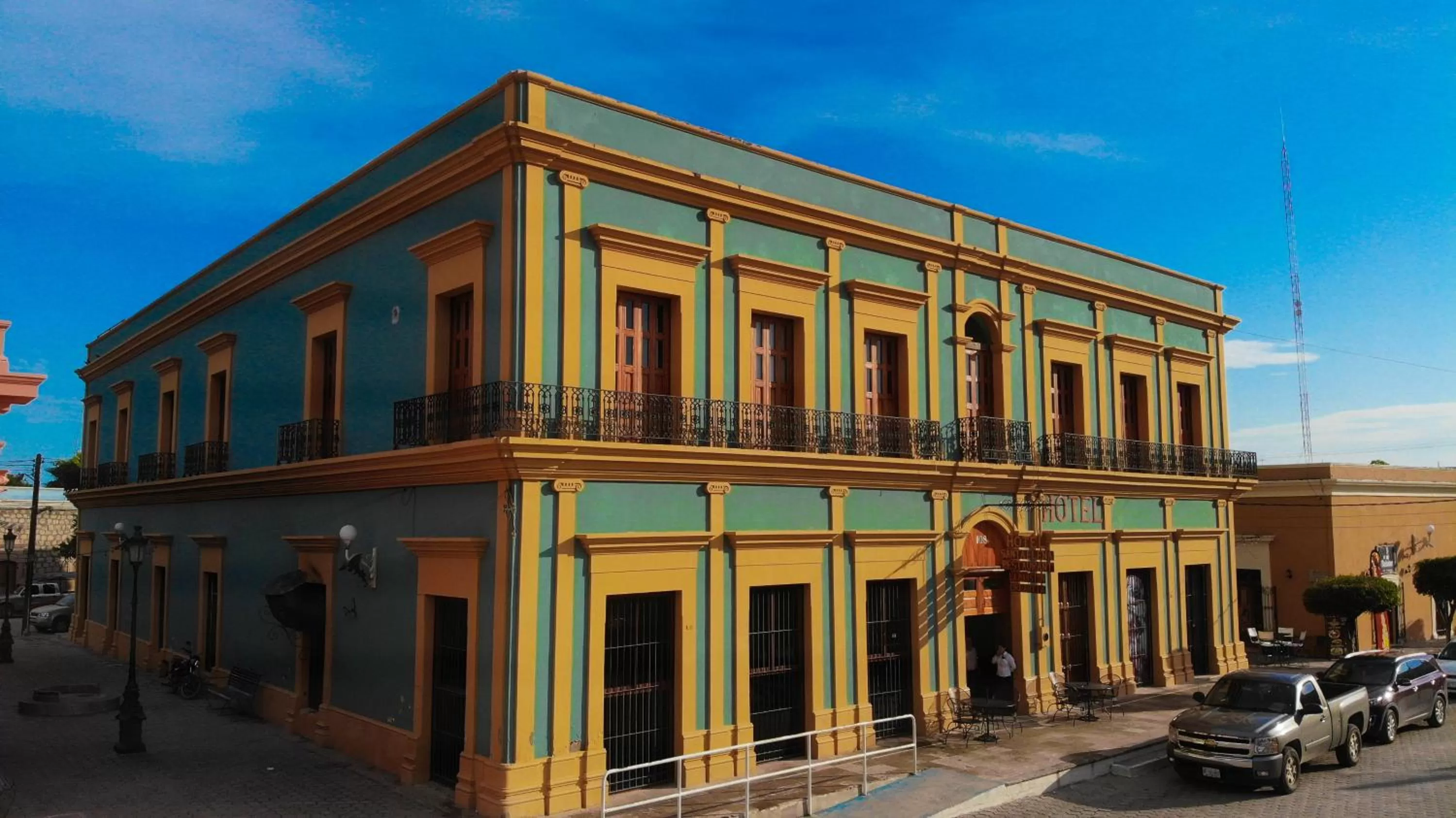 Property building in Hotel Santa Elena