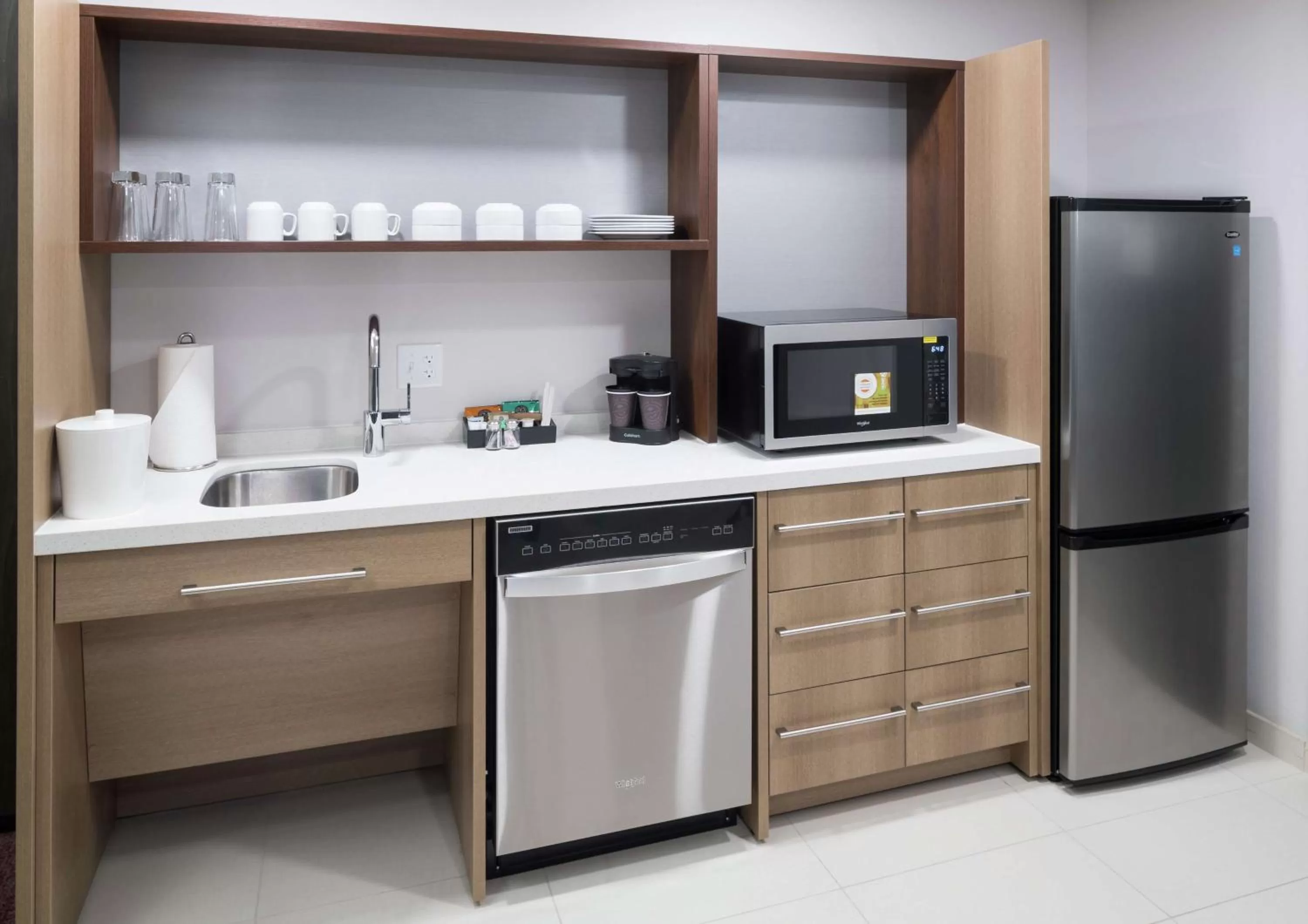 Kitchen or kitchenette in Home2 Suites By Hilton Orlando Airport