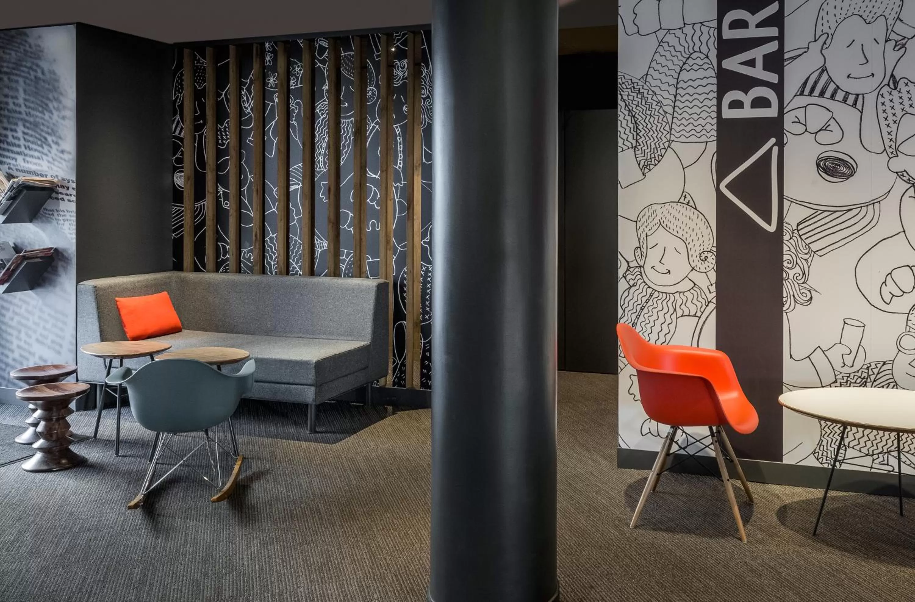 Lobby or reception in ibis Paris La Defense Courbevoie