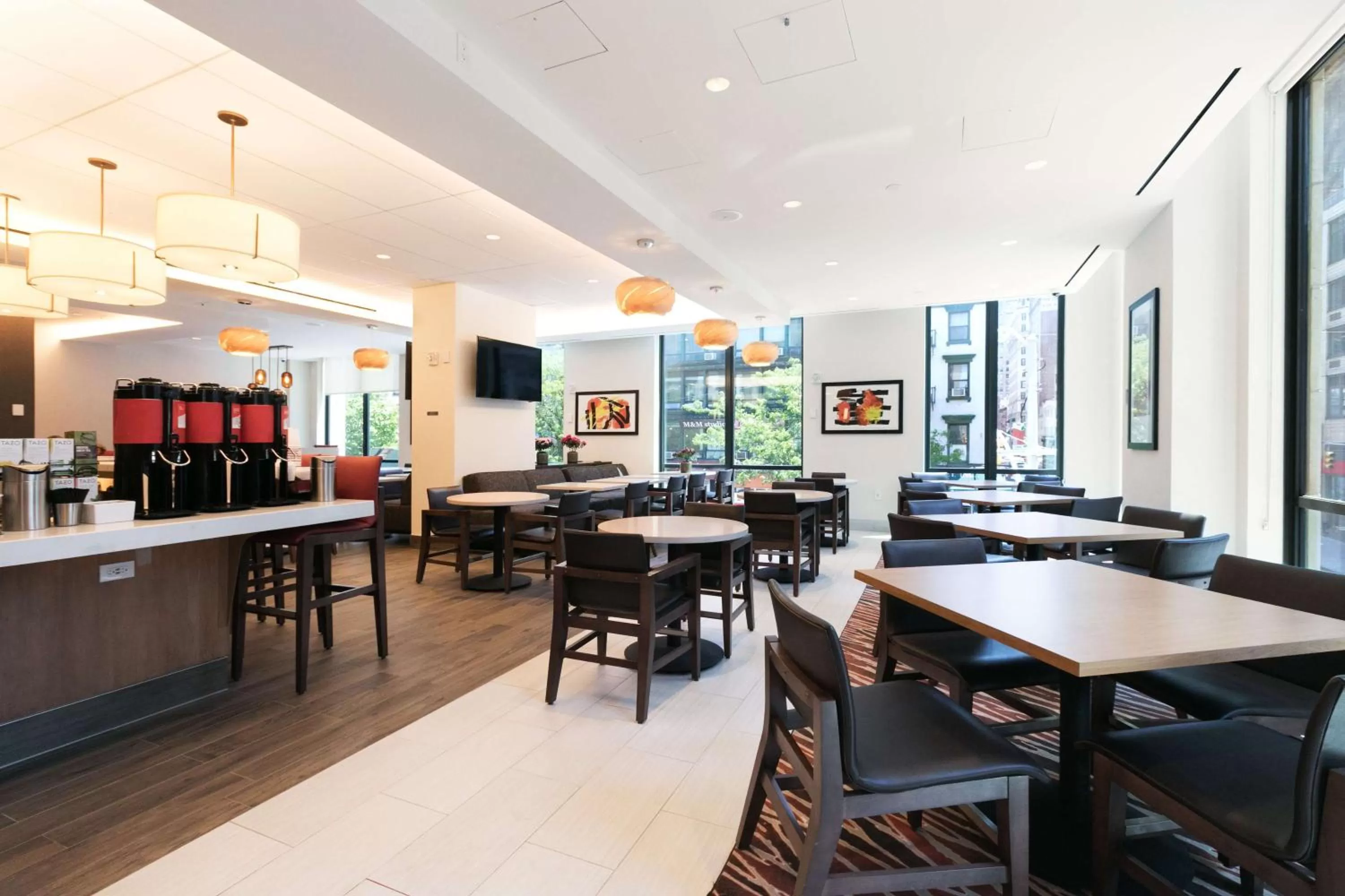 Restaurant/places to eat in Hyatt House New York/Chelsea
