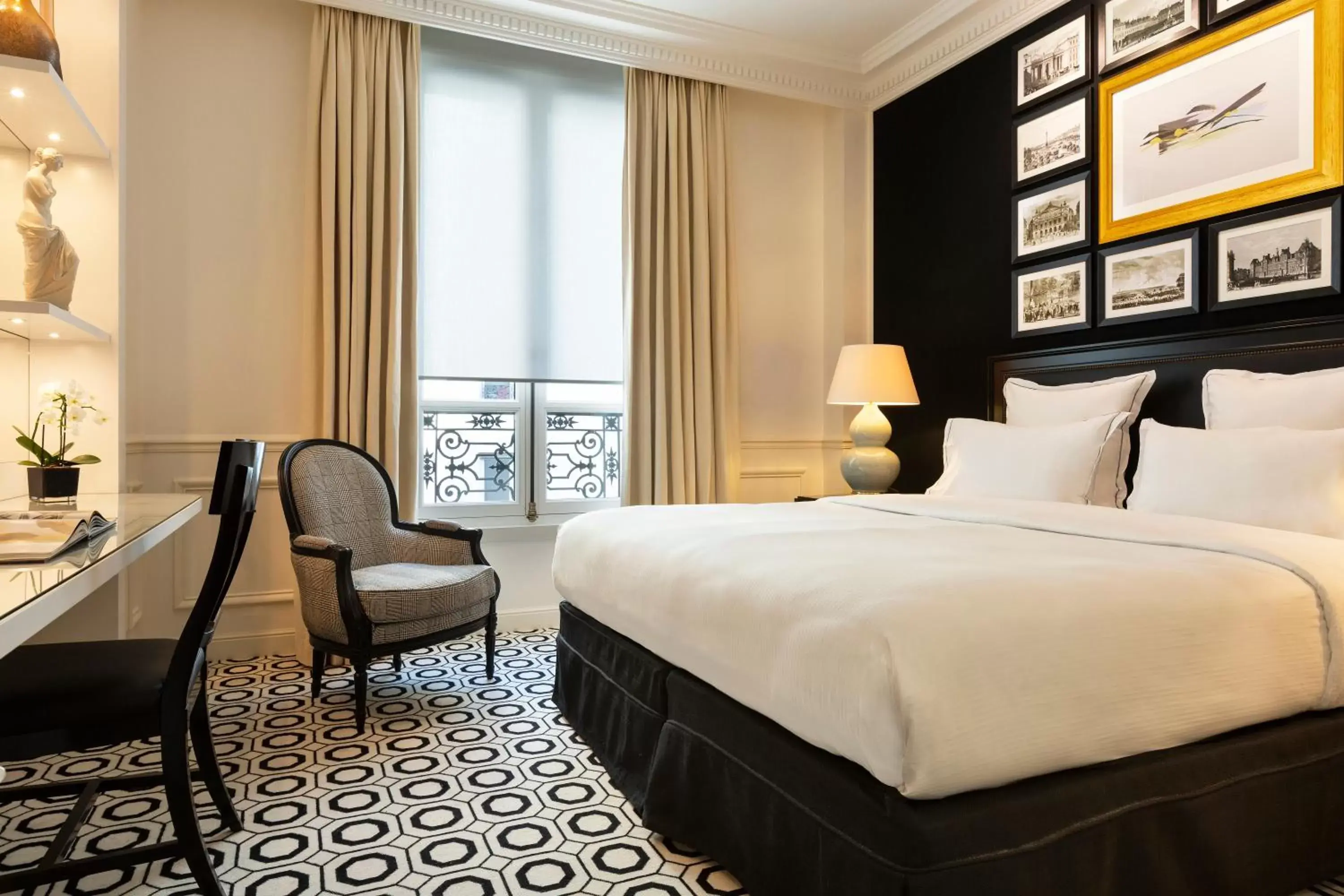 Superior Double Room in Hôtel Keppler Superior Double Room in Hôtel Keppler