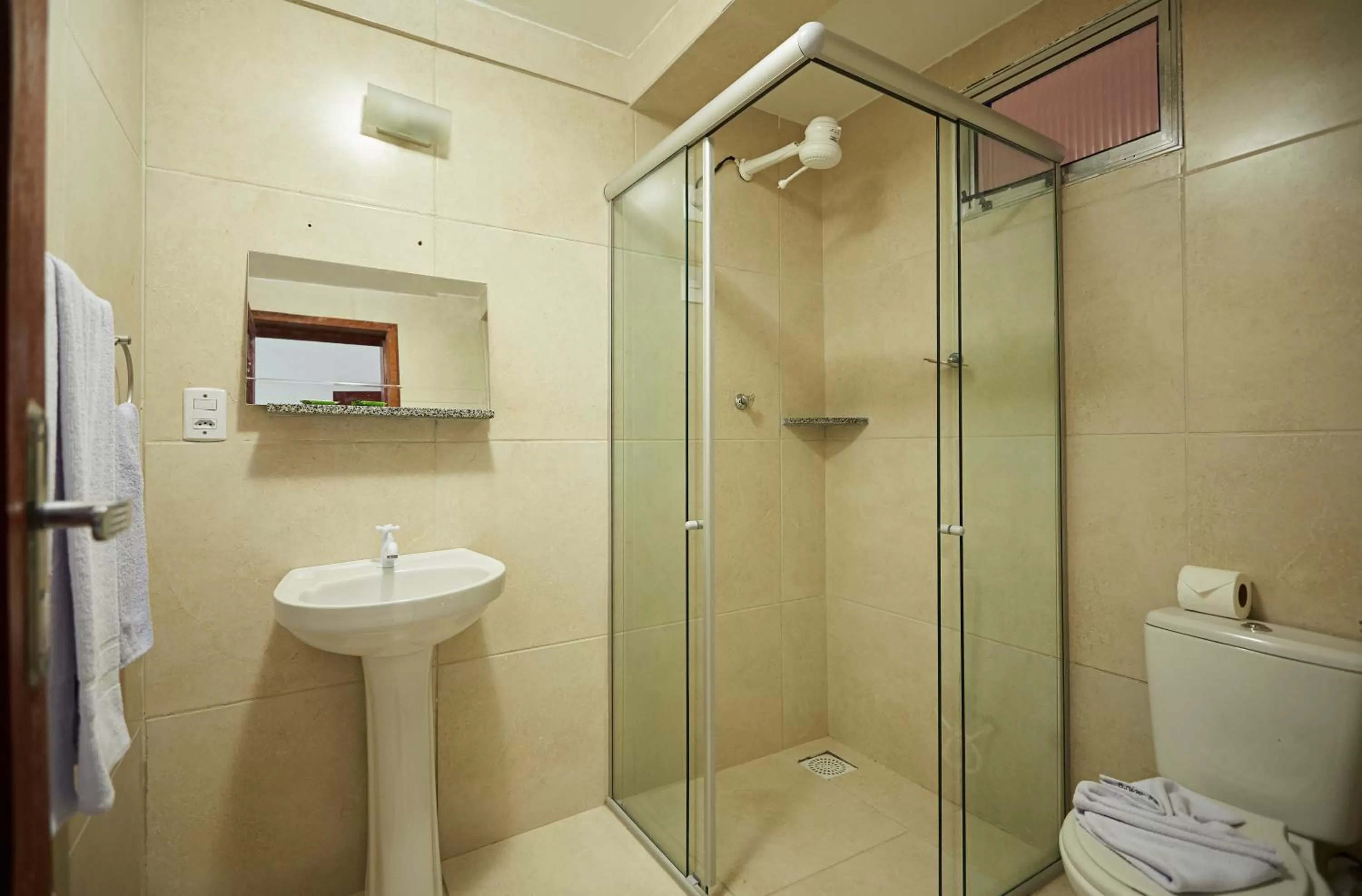 Bathroom in Brisa do Mar Beach Hotel