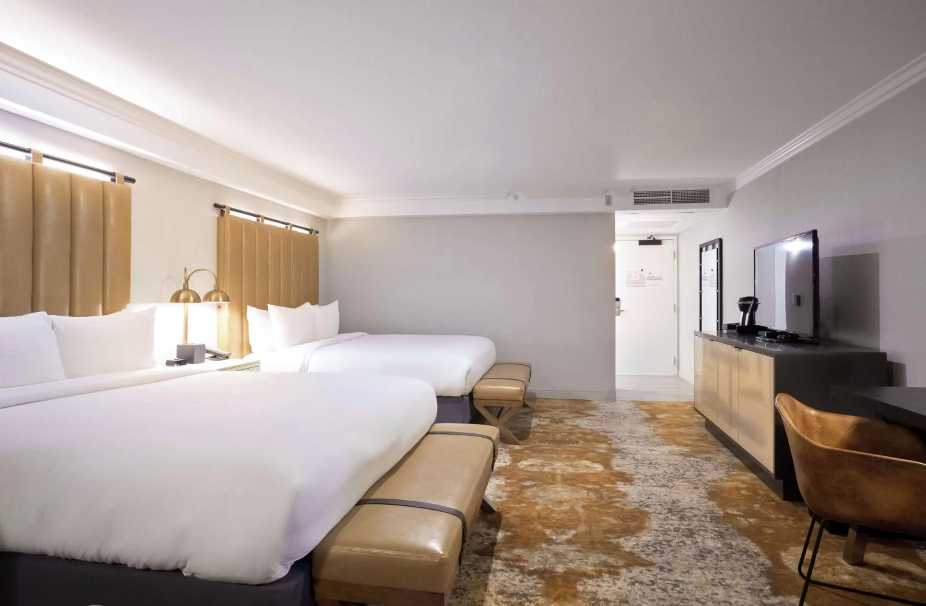 Bedroom, Bed in The Inn at Saratoga, Tapestry Collection by Hilton