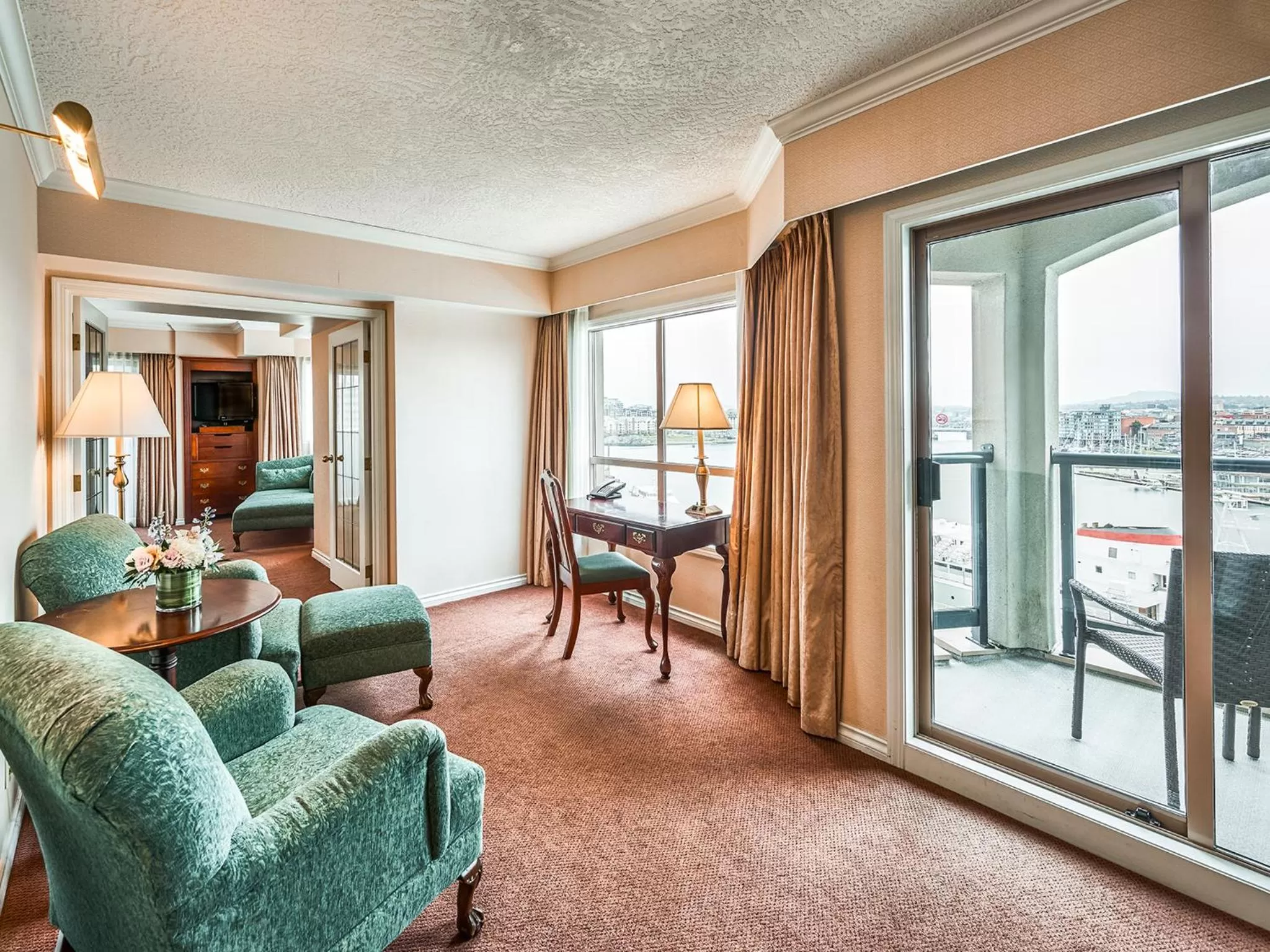 Harbor View Suite: Two Queen Beds in Hotel Grand Pacific