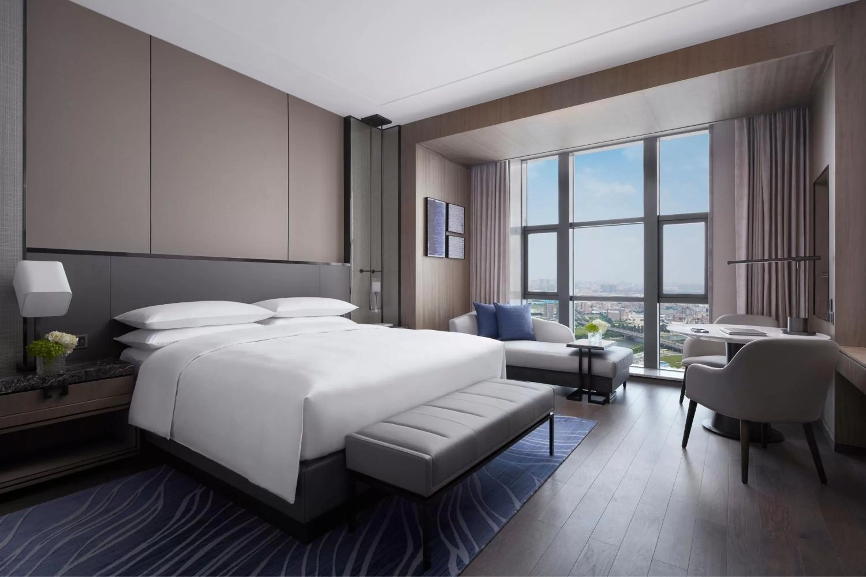 Bedroom, Bed in Foshan Marriott Hotel