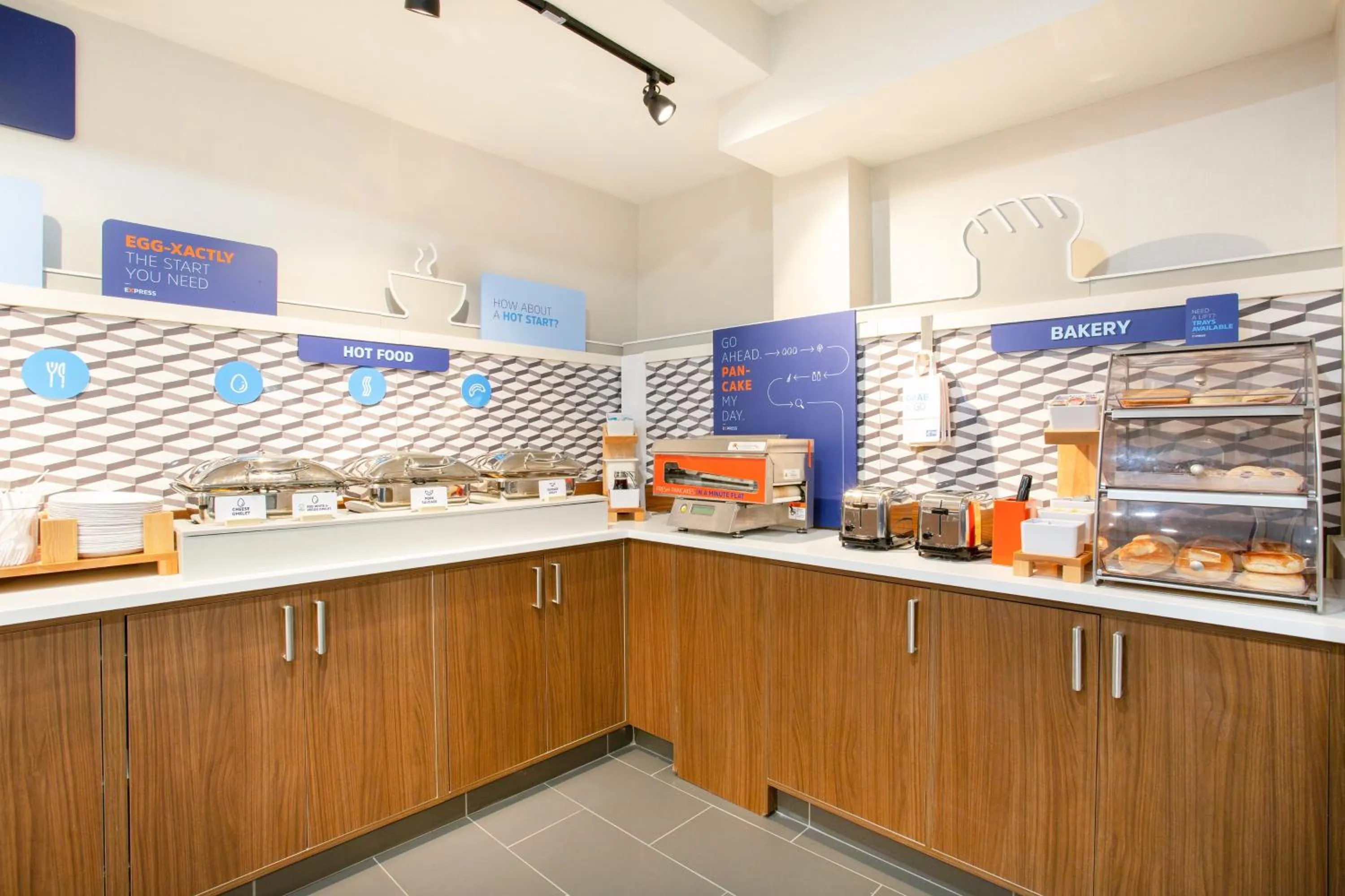 Breakfast in Holiday Inn Express & Suites Lincoln City by IHG