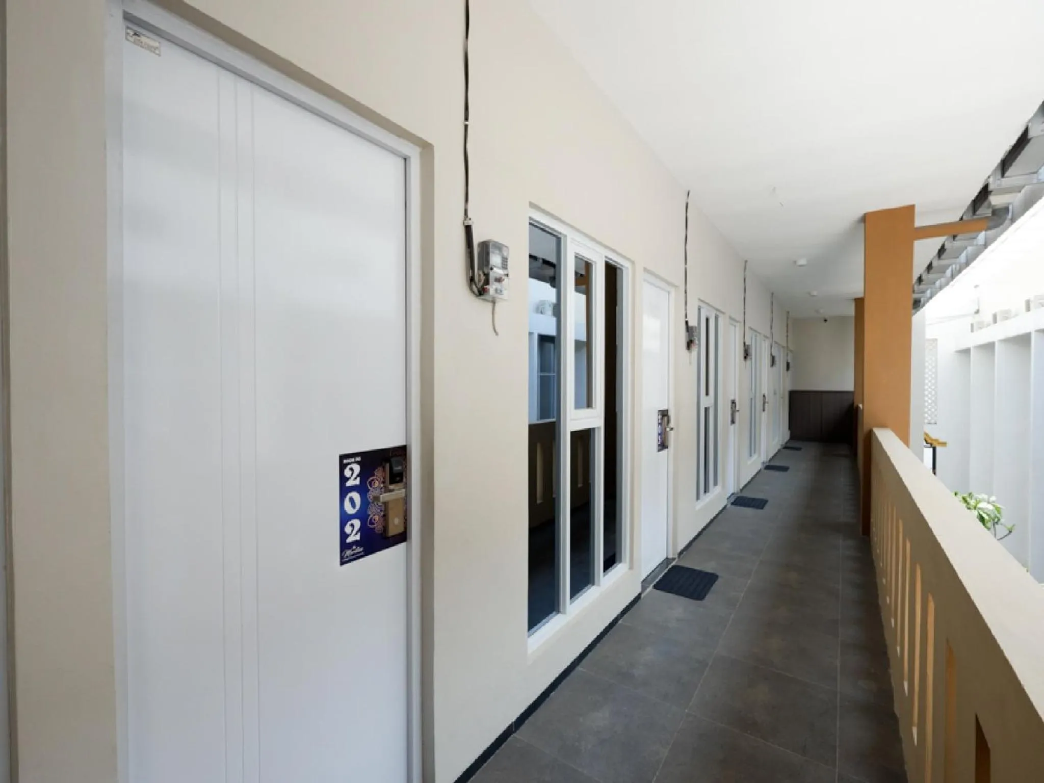 Area and facilities in RedDoorz Plus near Paragon Mall Semarang