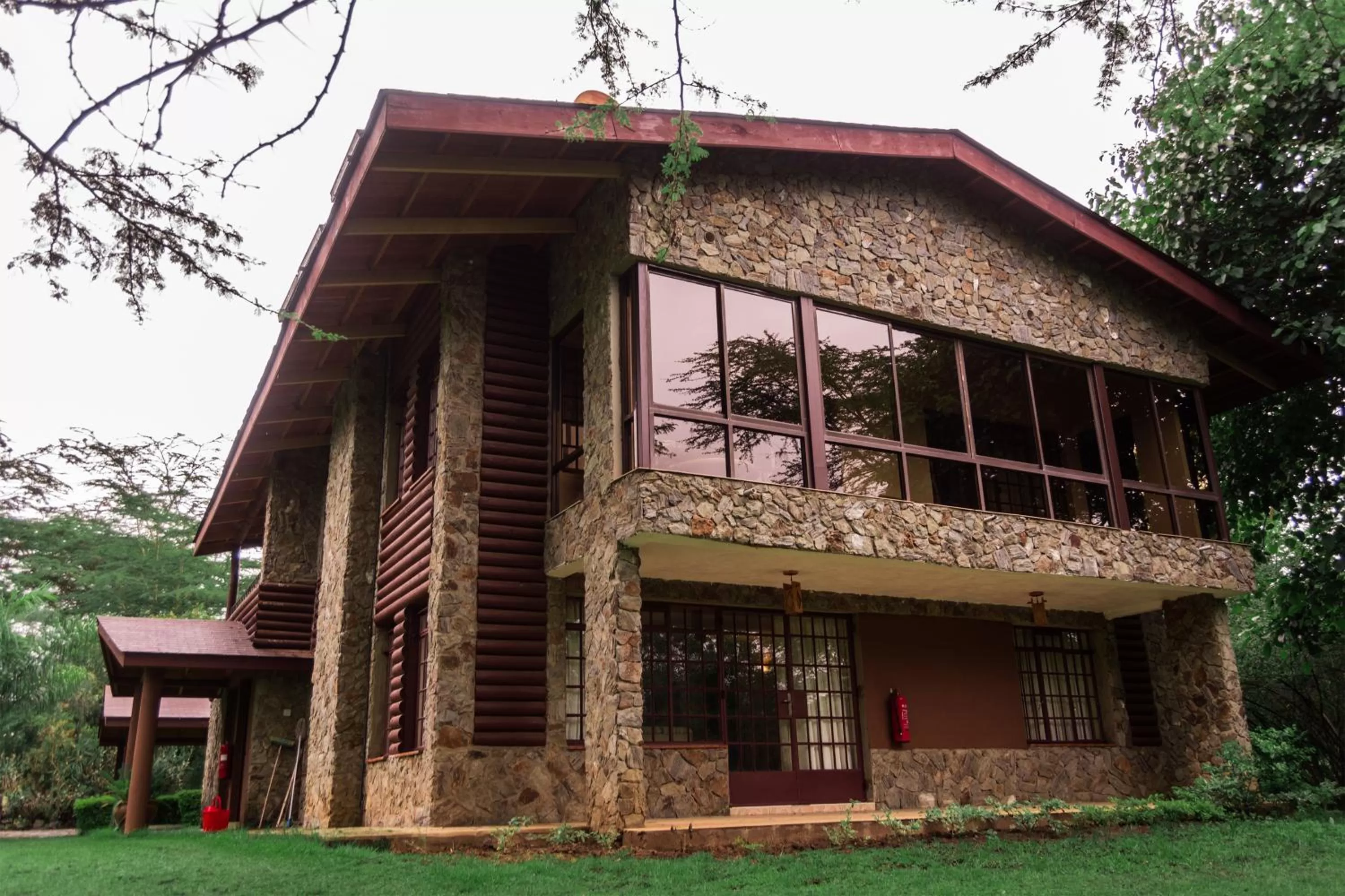 Property building in Oilepo Cottage