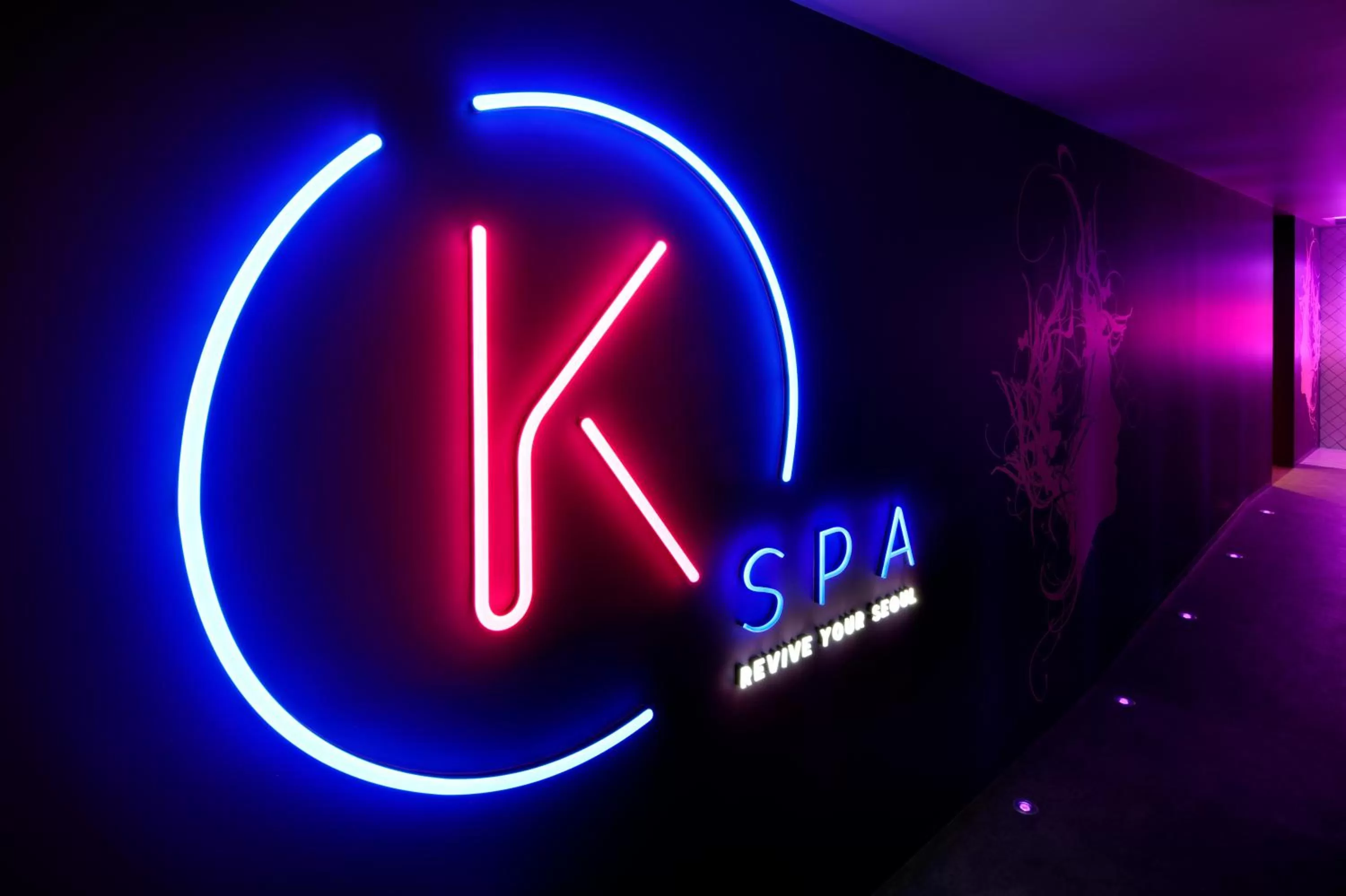 Spa and wellness centre/facilities in Mövenpick Hotel & Apartments Bur Dubai