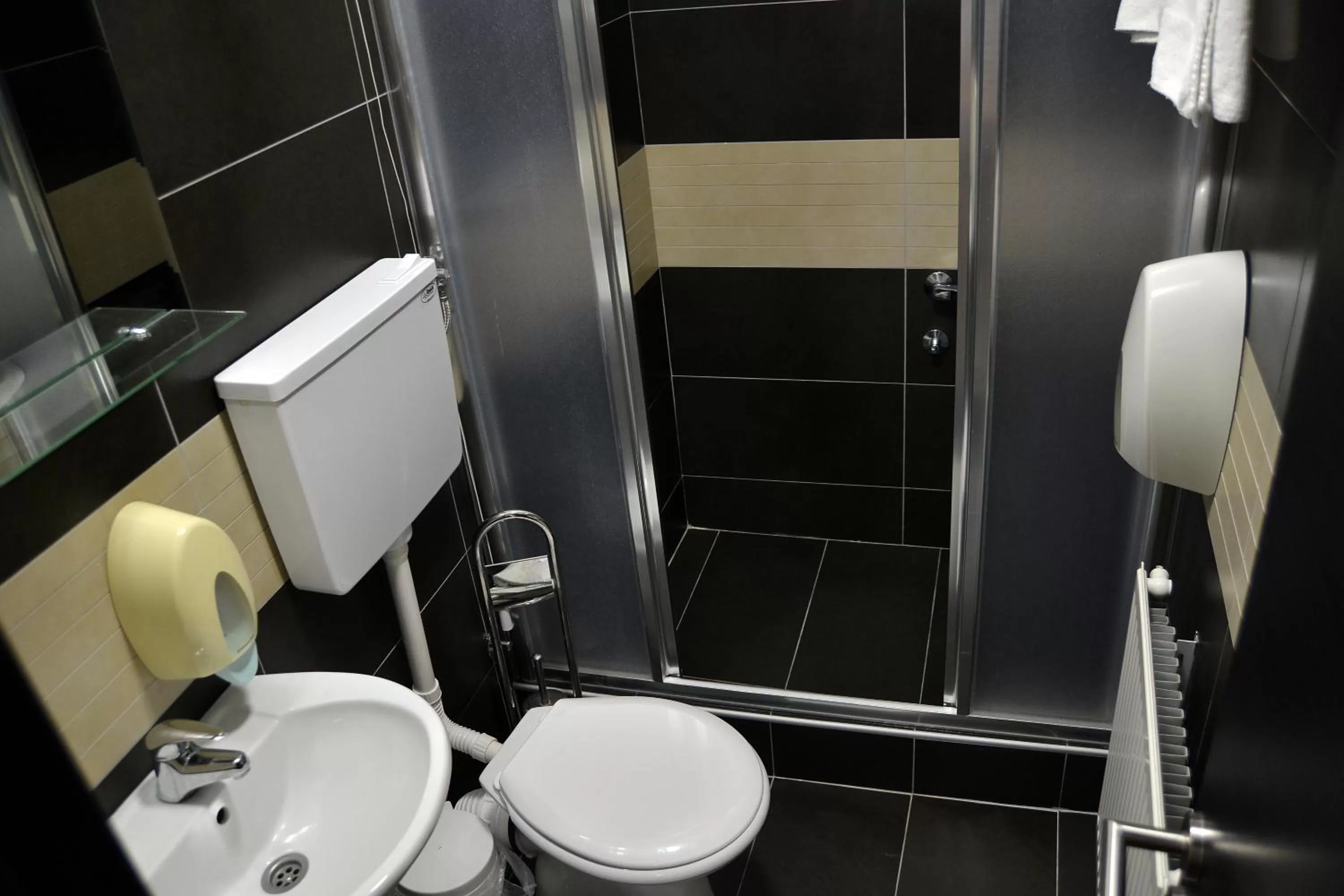 Bathroom in Hotel Golf