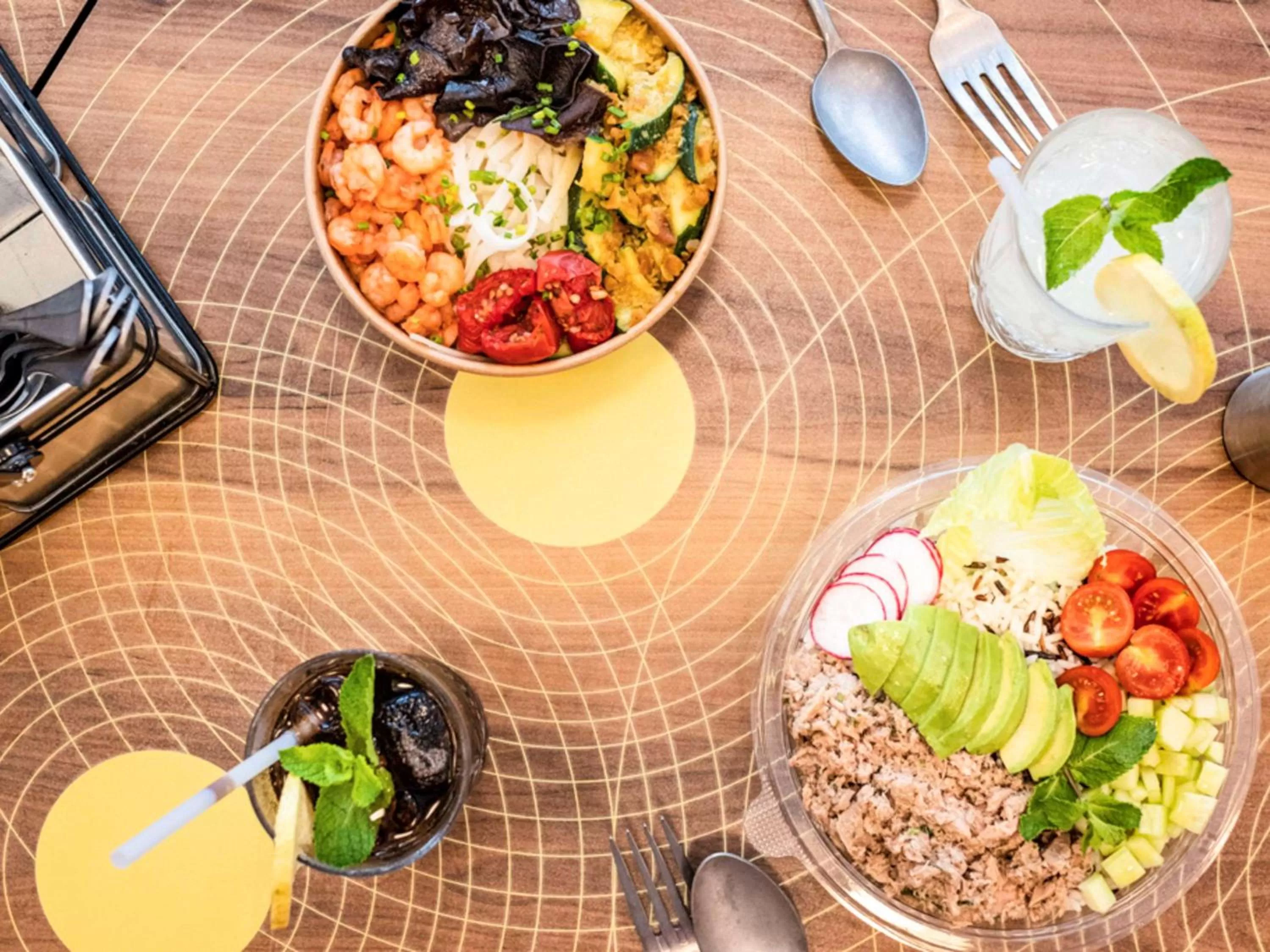 Restaurant/places to eat in ibis Styles Paris Meteor Avenue d'Italie